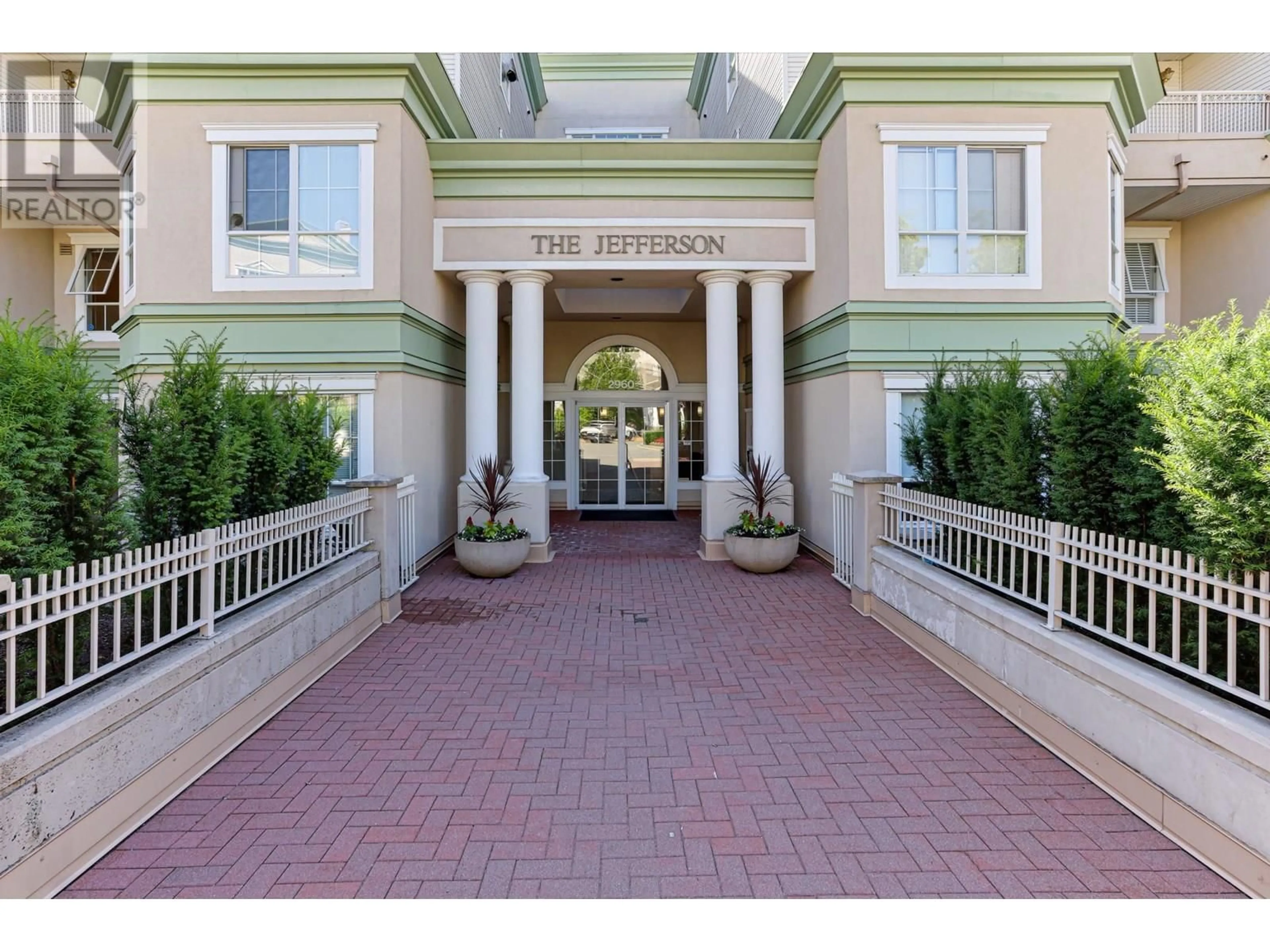 Indoor foyer for 114 - 2960 PRINCESS CRESCENT, Coquitlam British Columbia V3B7P2