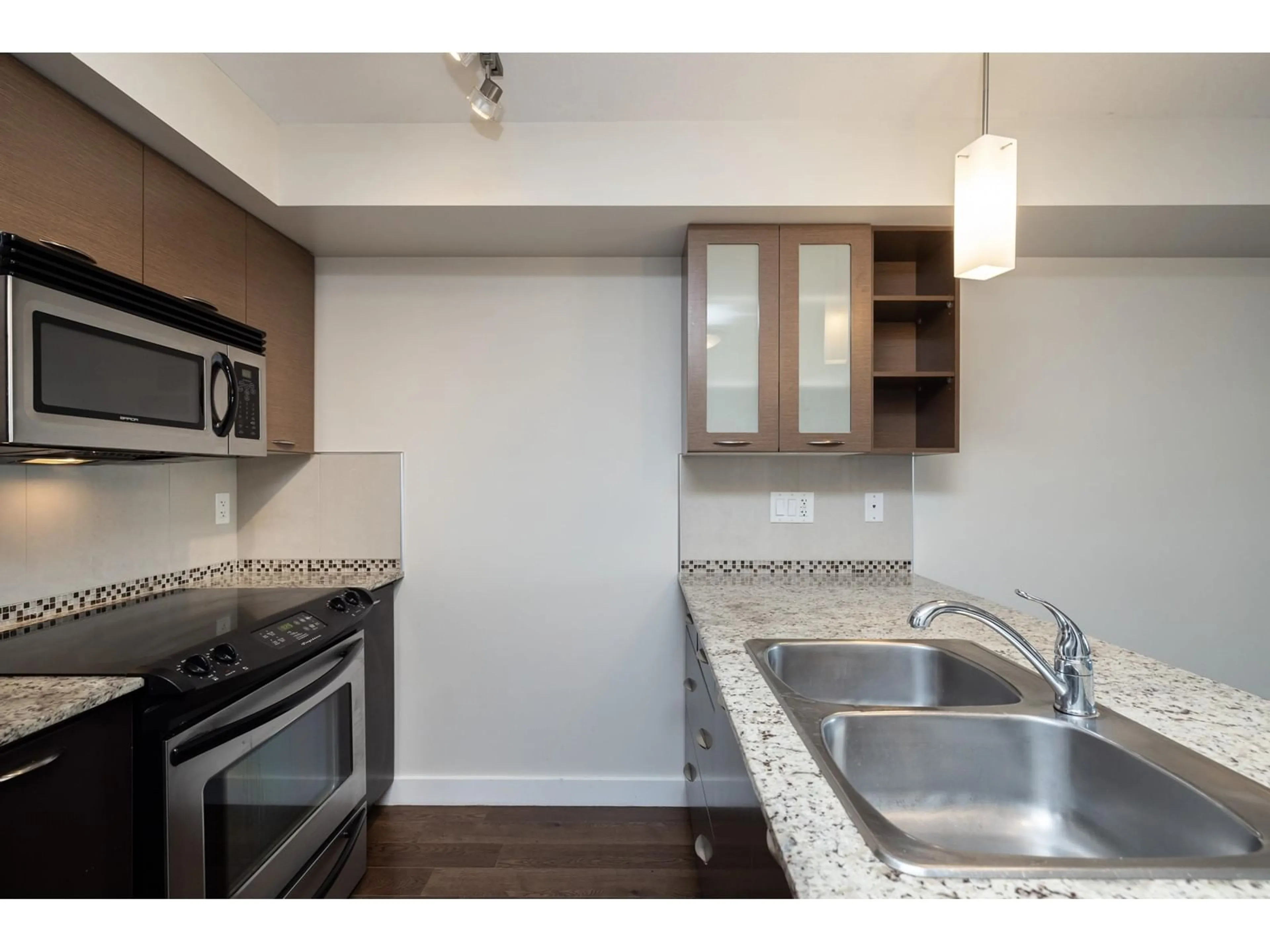 Standard kitchen, unknown for 222 - 2233 MCKENZIE, Abbotsford British Columbia V2S4A1