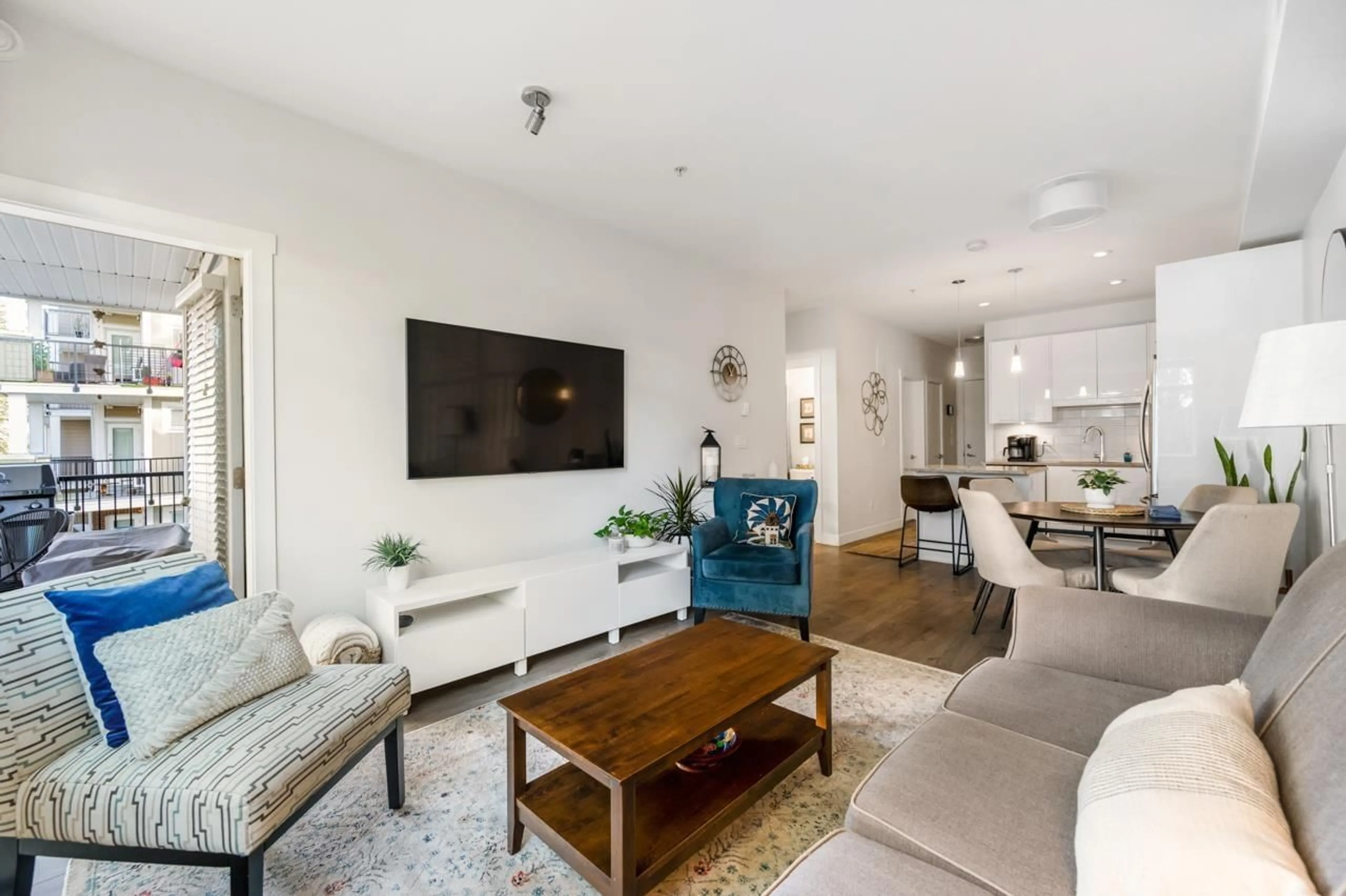 Living room with furniture, unknown for 203 - 20686 EASTLEIGH, Langley British Columbia V3A0M4
