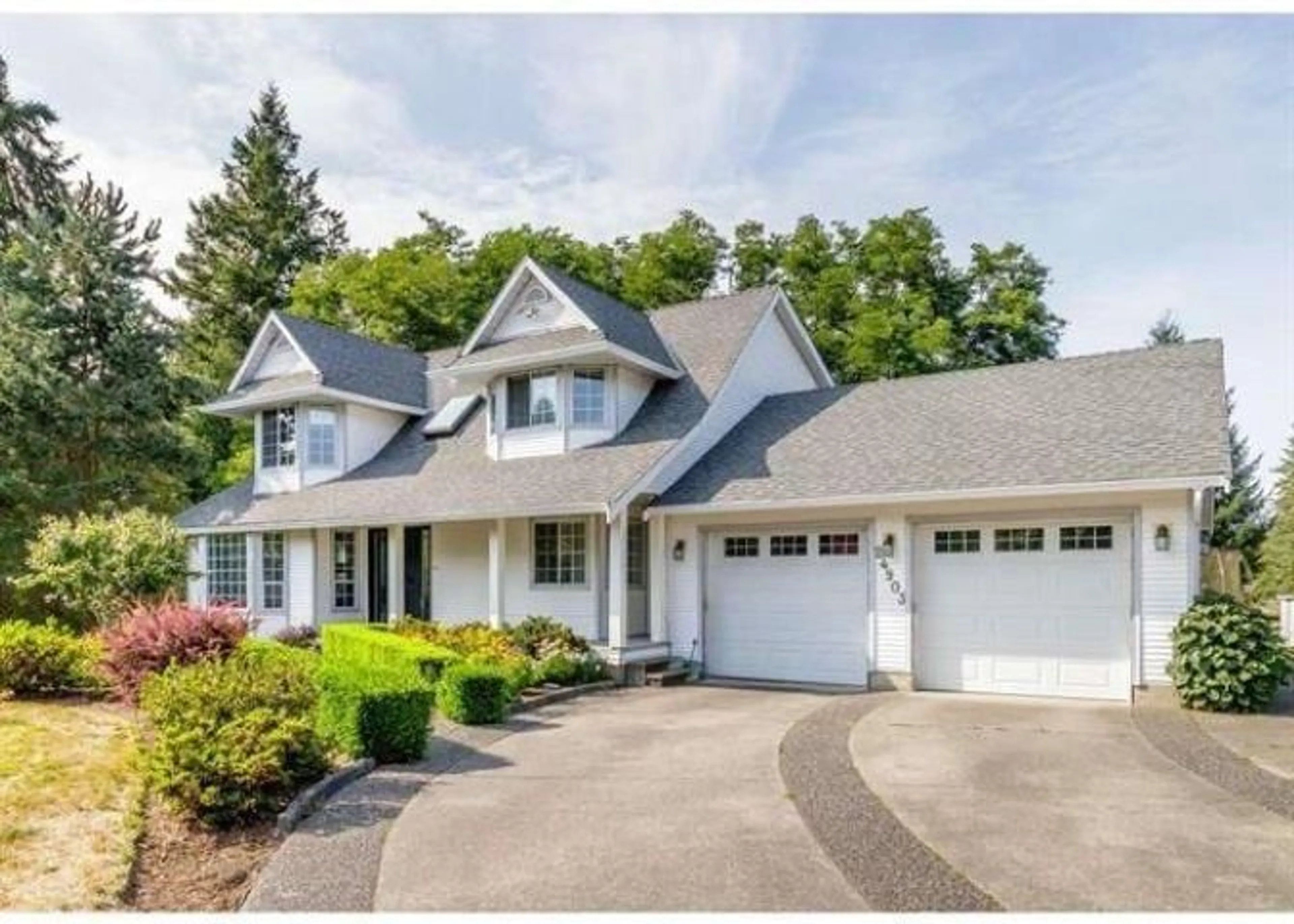 Home with vinyl exterior material, street for 24903 54, Langley British Columbia V4W1T3