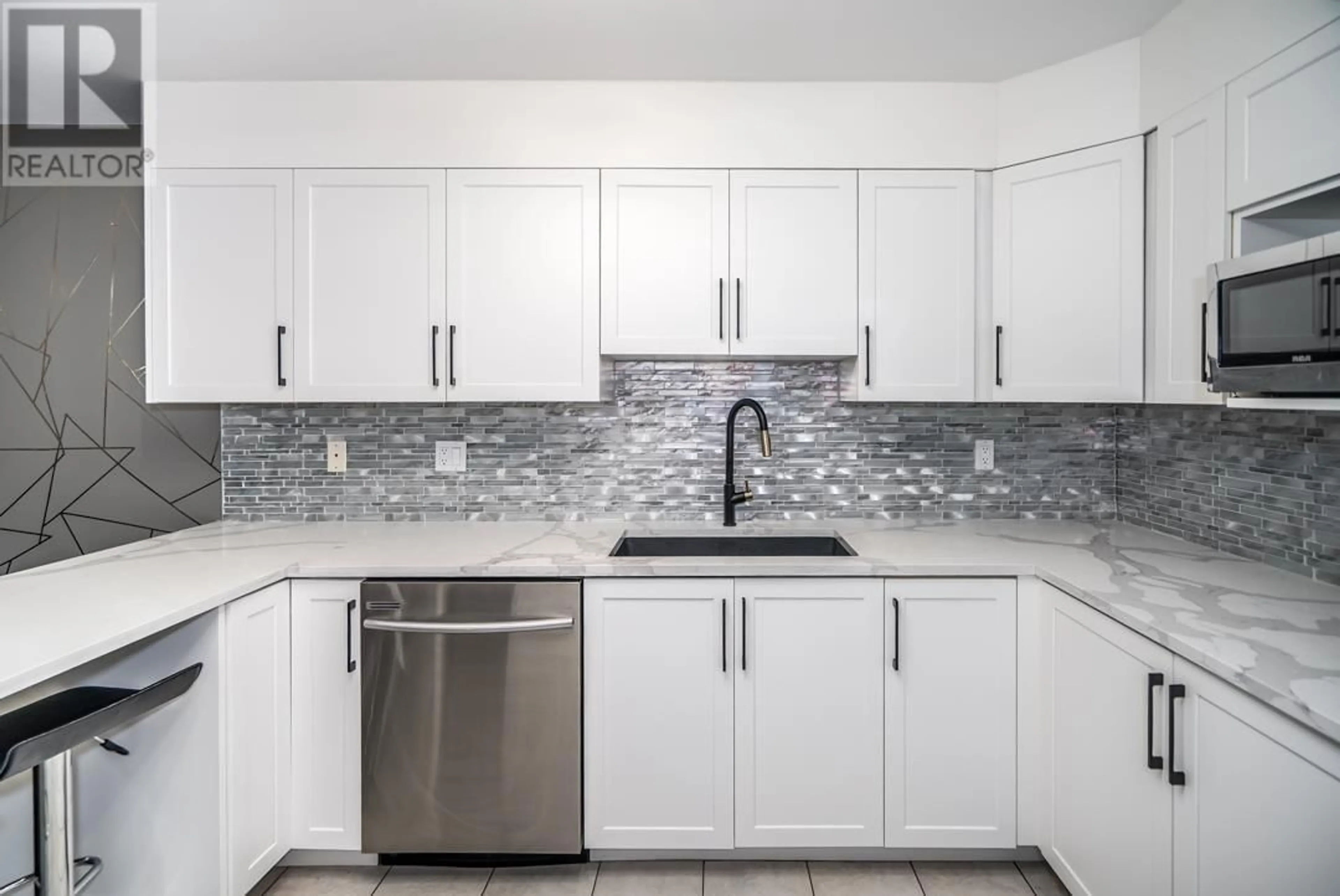 Standard kitchen, ceramic/tile floor for 311 - 121 SHORELINE CIRCLE, Port Moody British Columbia V3H5G2
