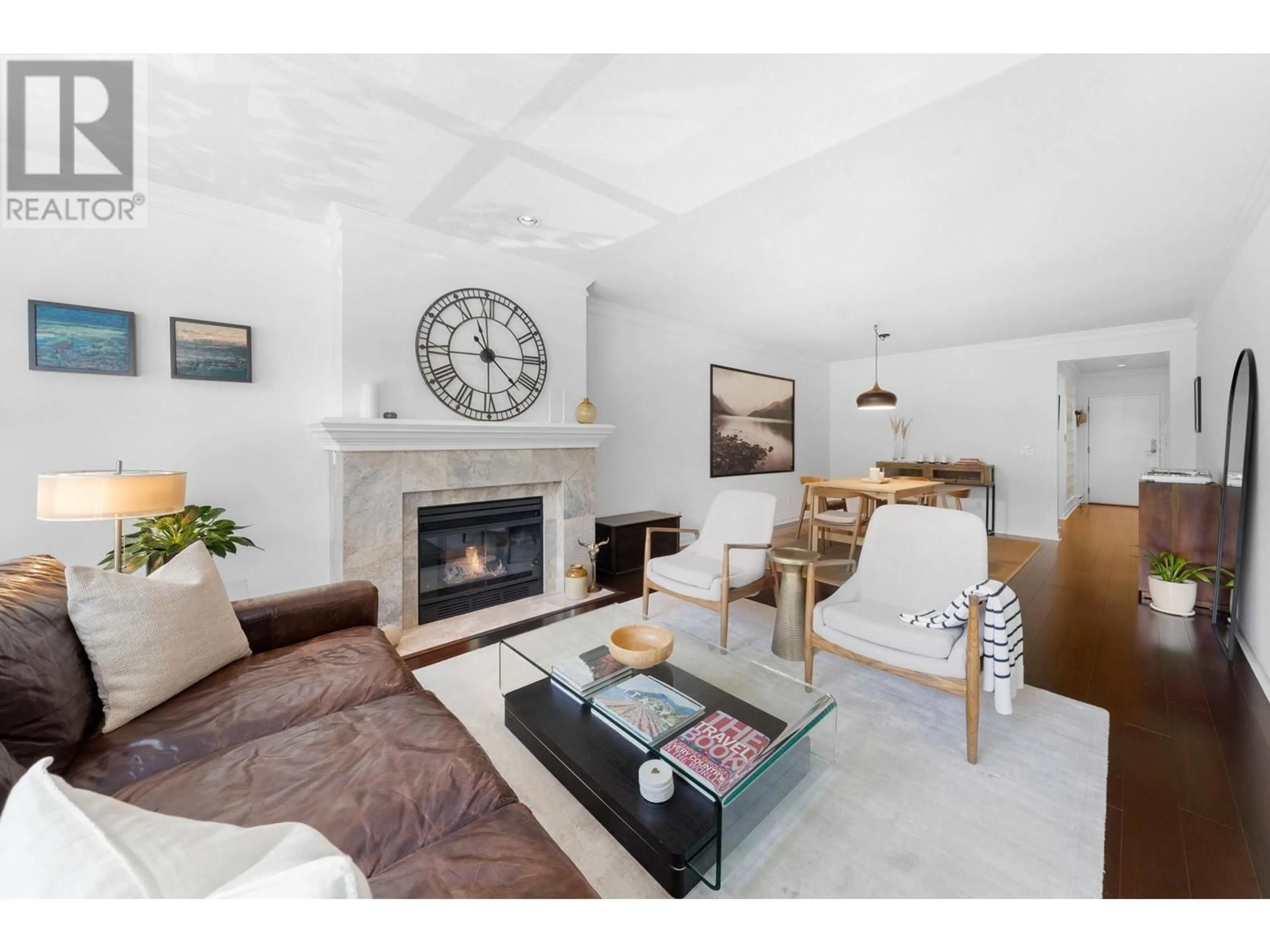 Living room with furniture, unknown for 204 - 3151 WOODBINE DRIVE, North Vancouver British Columbia V7R2S4
