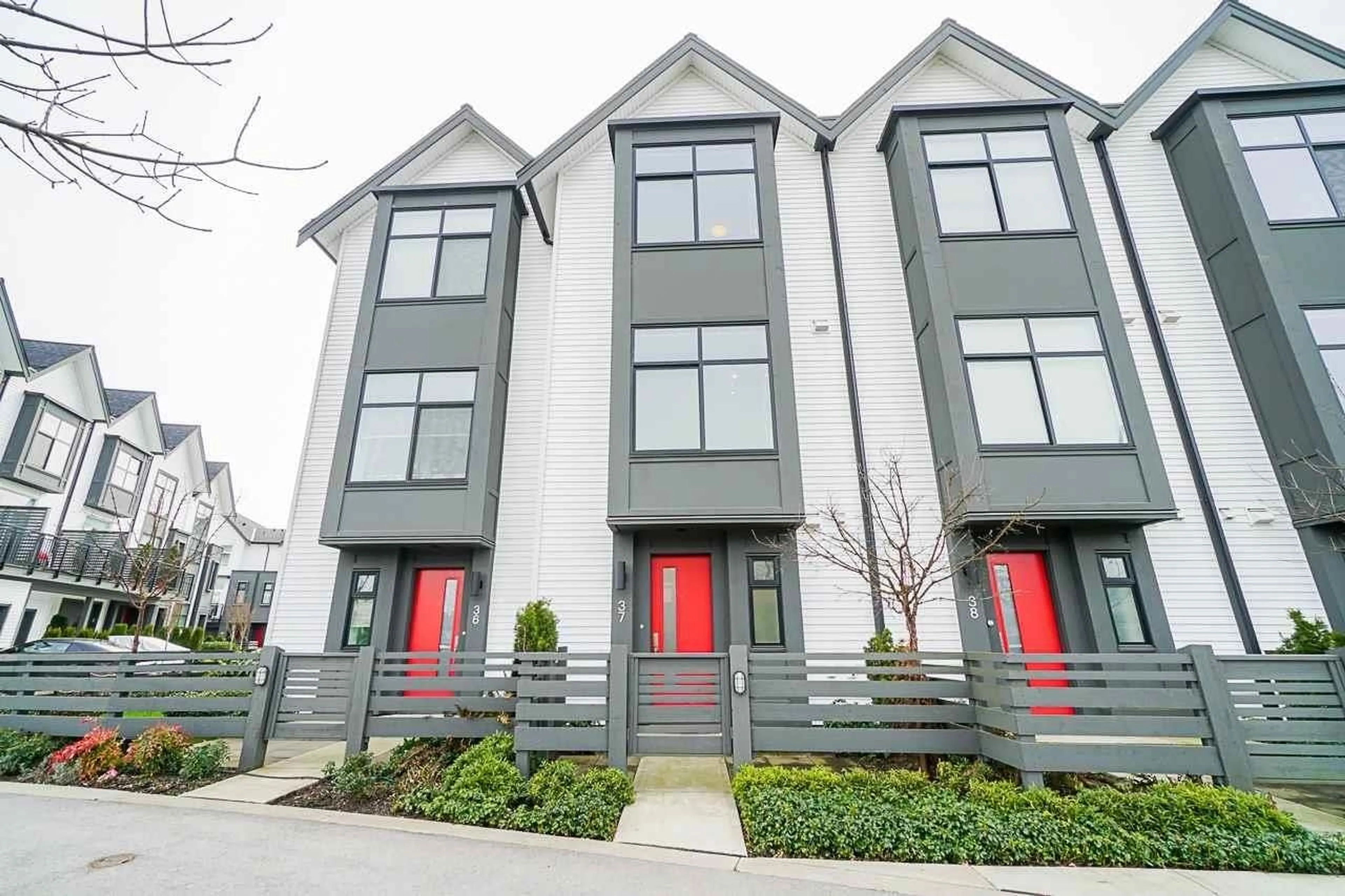 Home with vinyl exterior material, street for 37 - 17555 57A, Surrey British Columbia V3S7V2