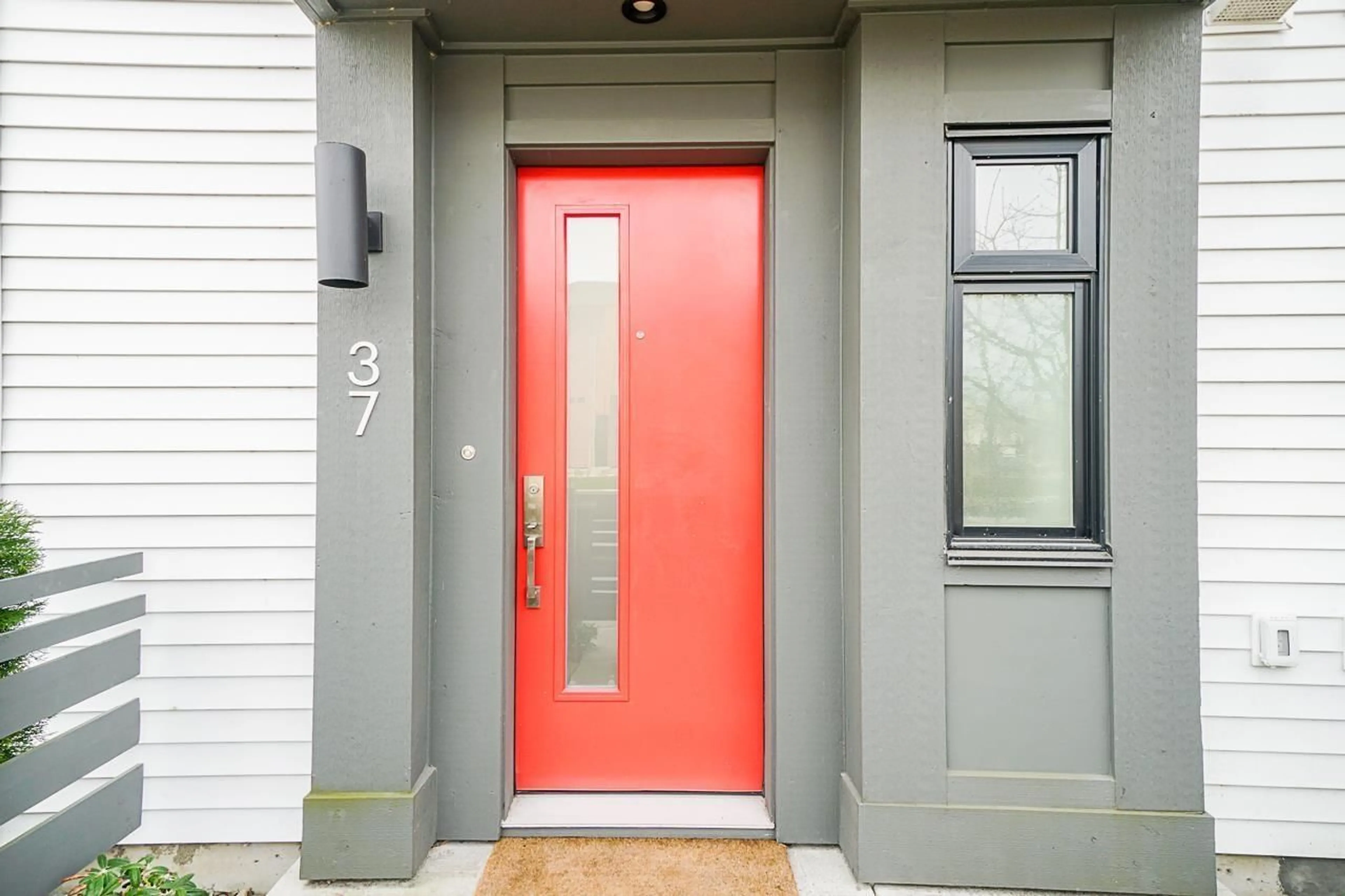 Indoor entryway for 37 - 17555 57A, Surrey British Columbia V3S7V2