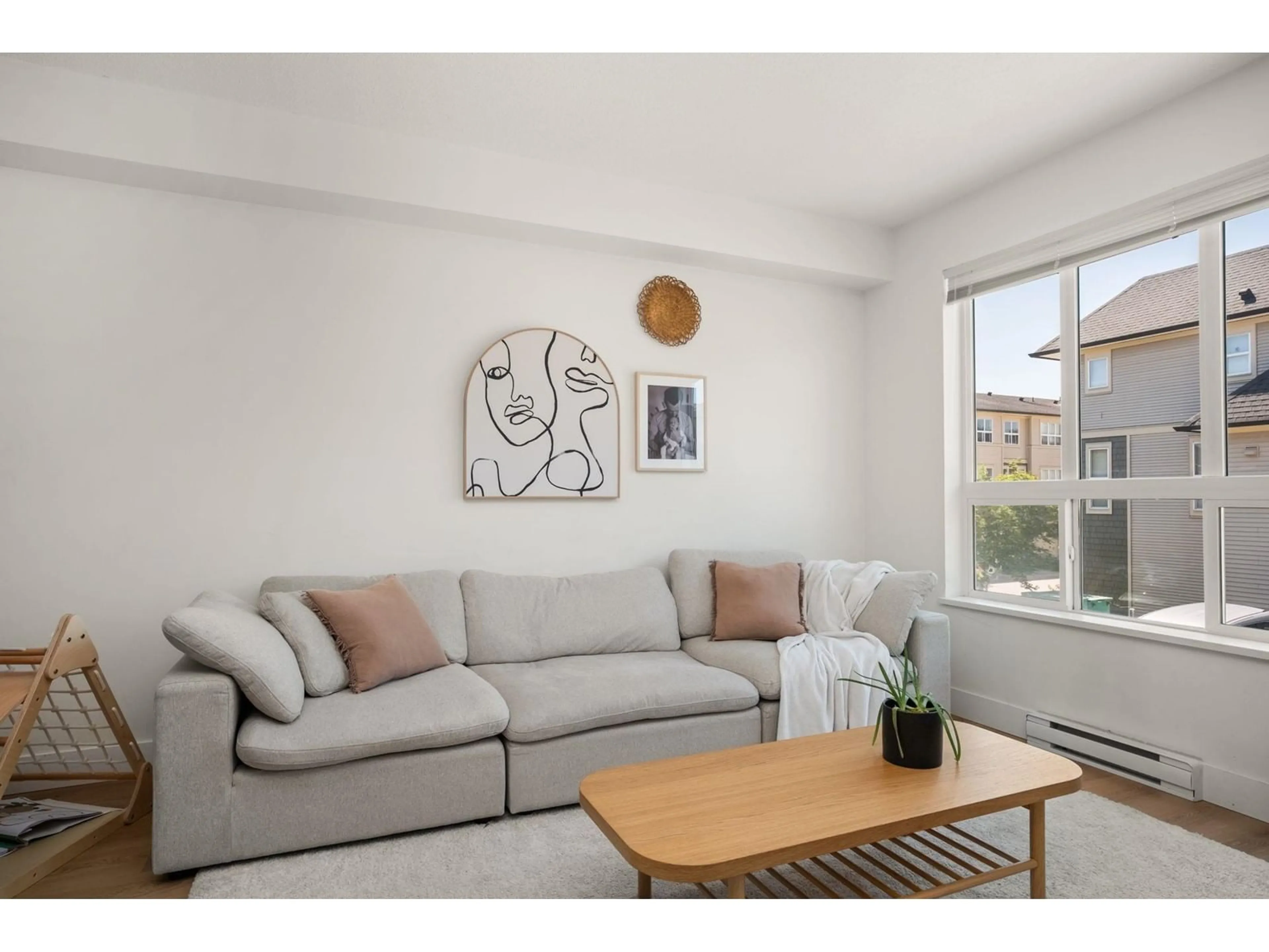 Living room with furniture, unknown for 74 - 7938 209, Langley British Columbia V2Y0K1