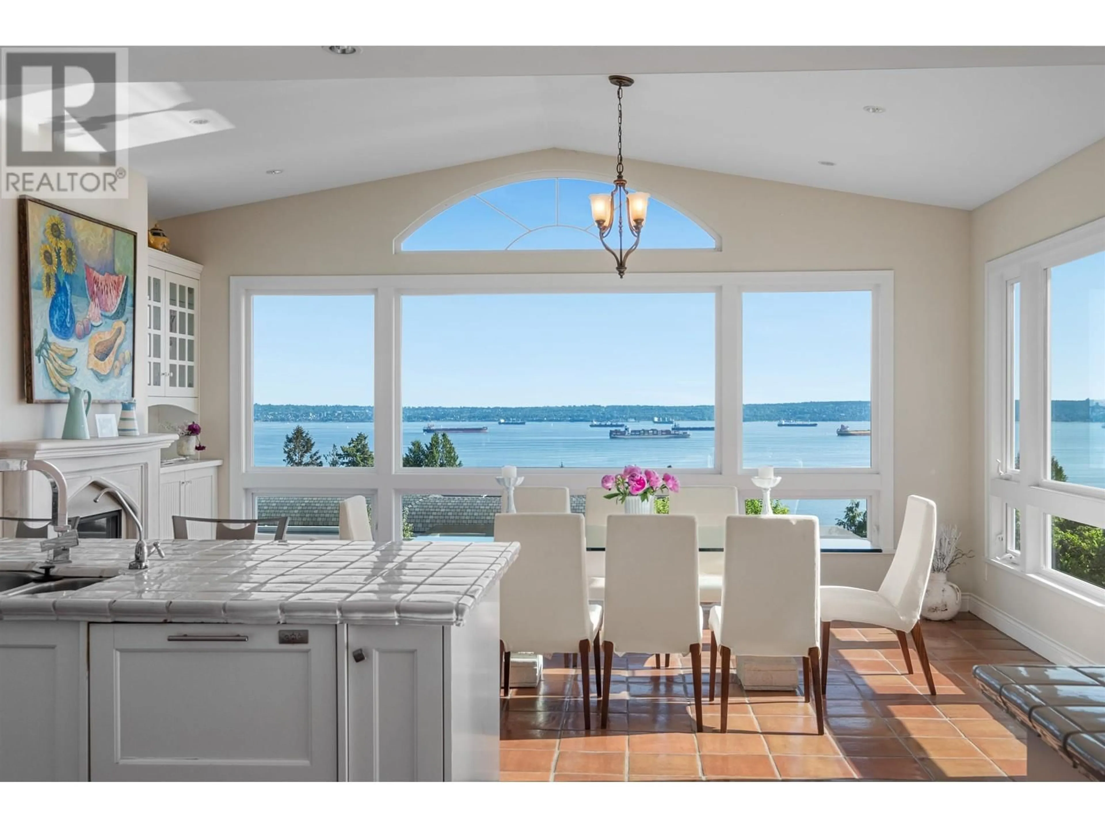 Open concept kitchen, ceramic/tile floor for 2632 OTTAWA AVENUE, West Vancouver British Columbia V7V2T5