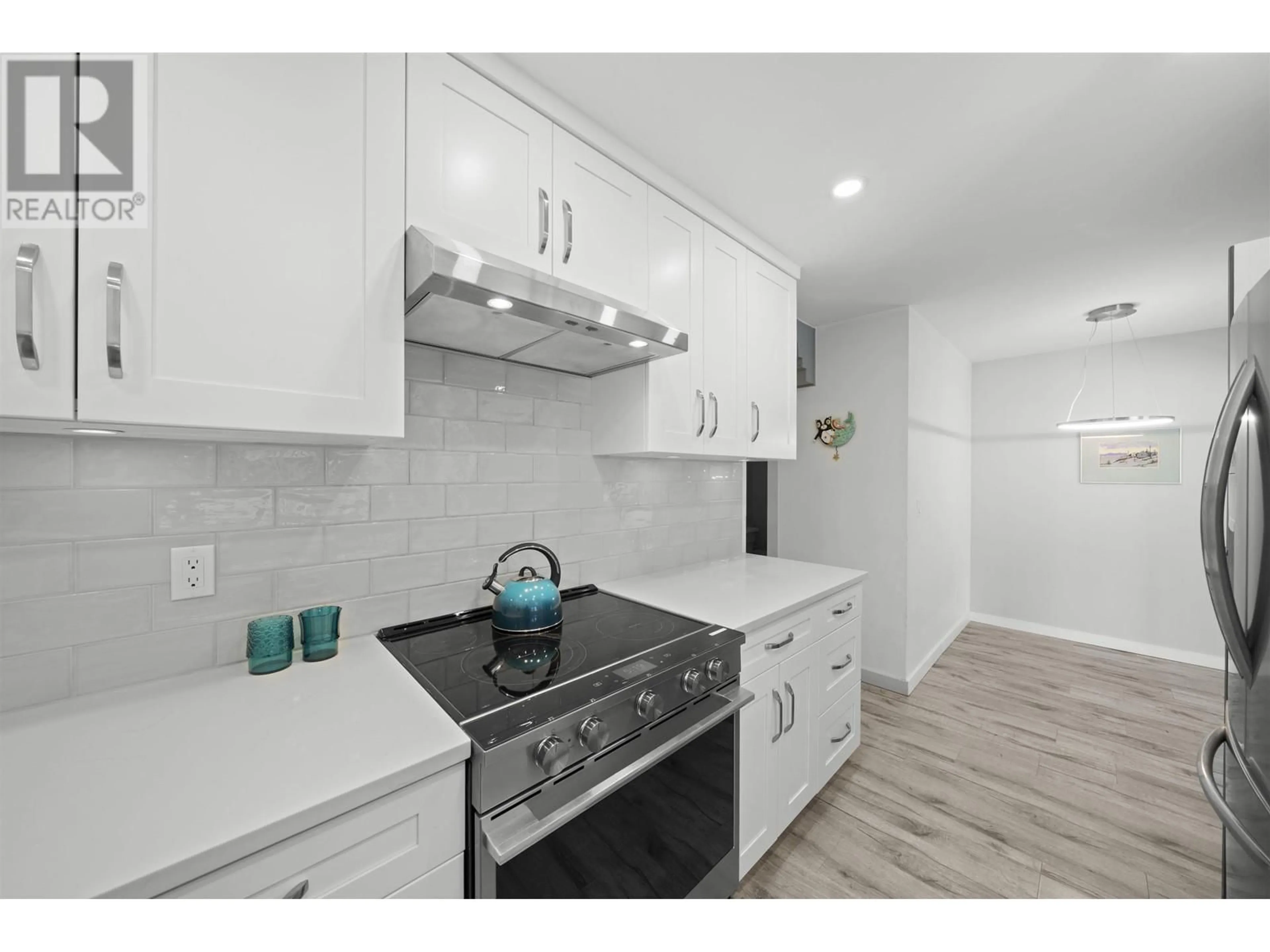 Standard kitchen, ceramic/tile floor for 8 - 12123 222 STREET, Maple Ridge British Columbia V2X5W4