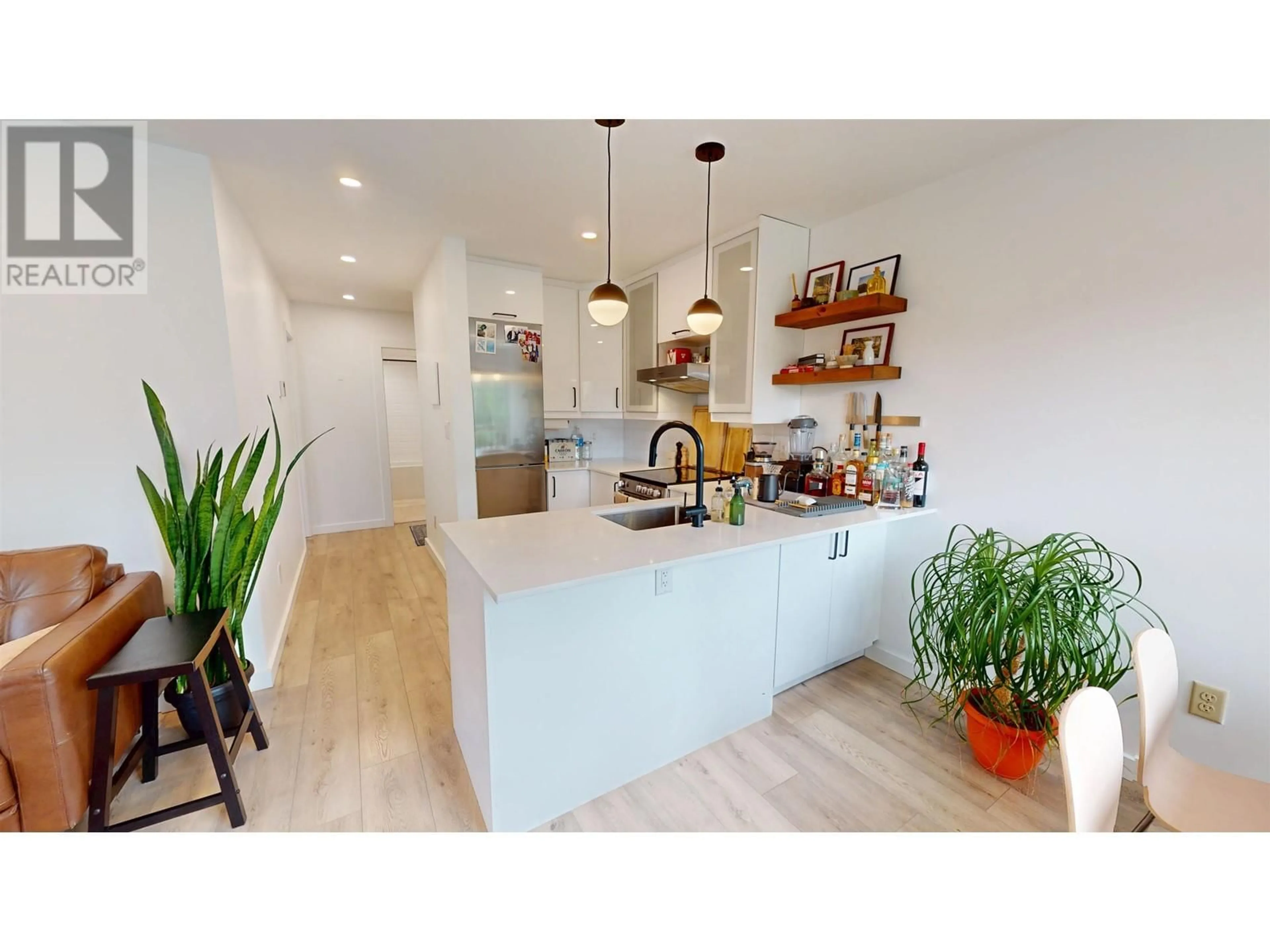 Open concept kitchen, unknown for 205 - 255 14TH AVENUE, Vancouver British Columbia V5T2M7