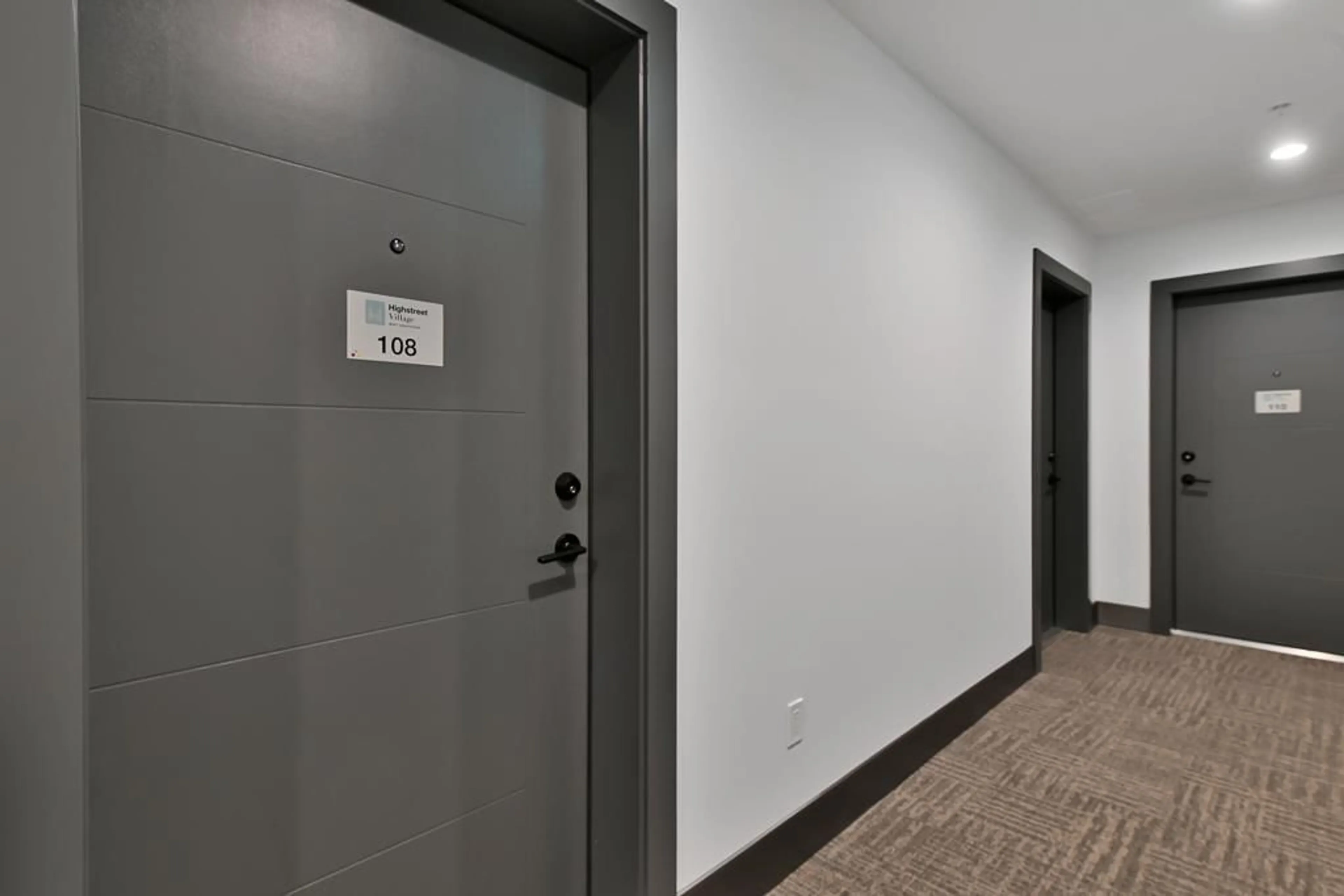 Indoor foyer for 108 - 30490 CARDINAL, Abbotsford British Columbia V2T0C5