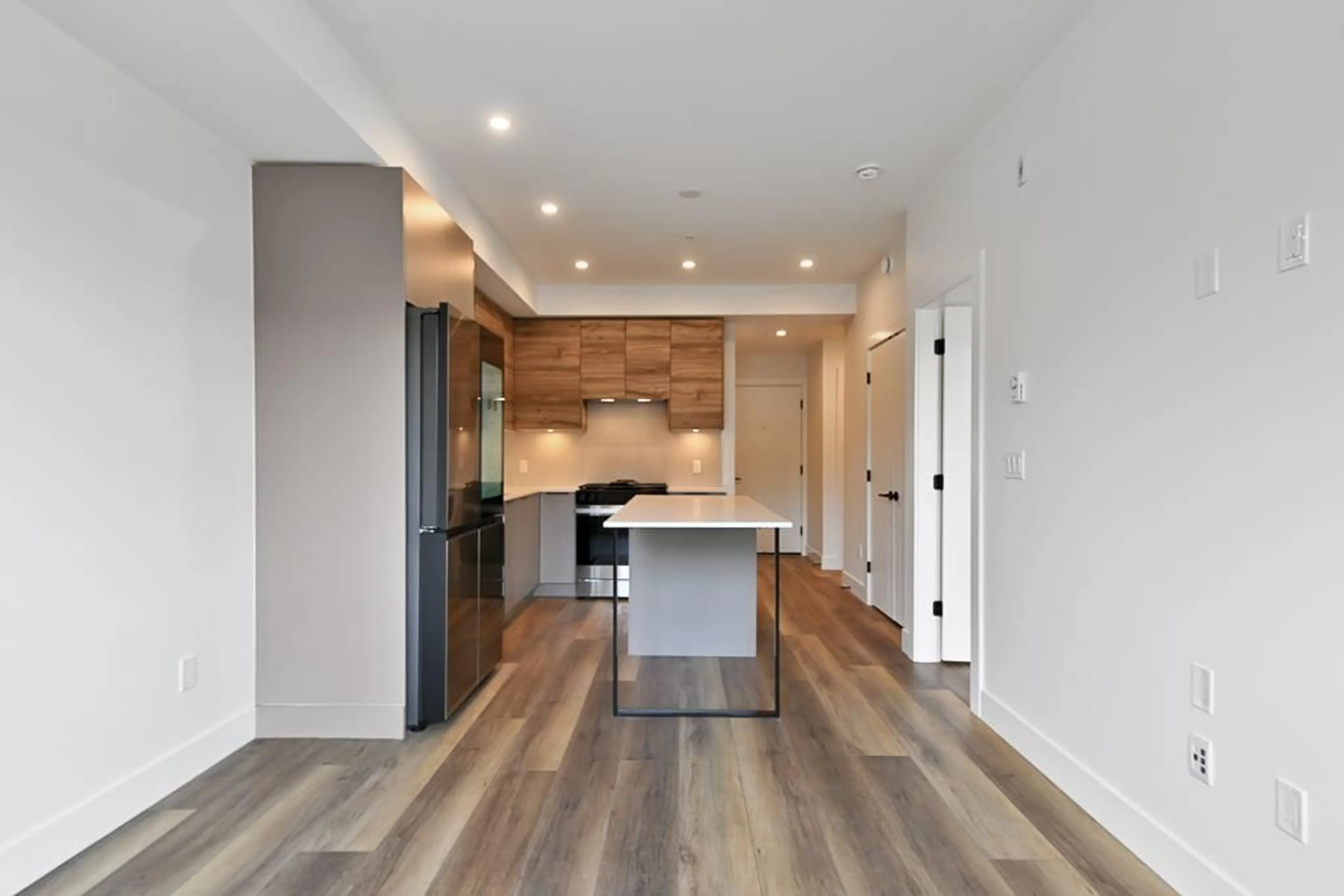 Open concept kitchen, wood/laminate floor for 108 - 30490 CARDINAL, Abbotsford British Columbia V2T0C5