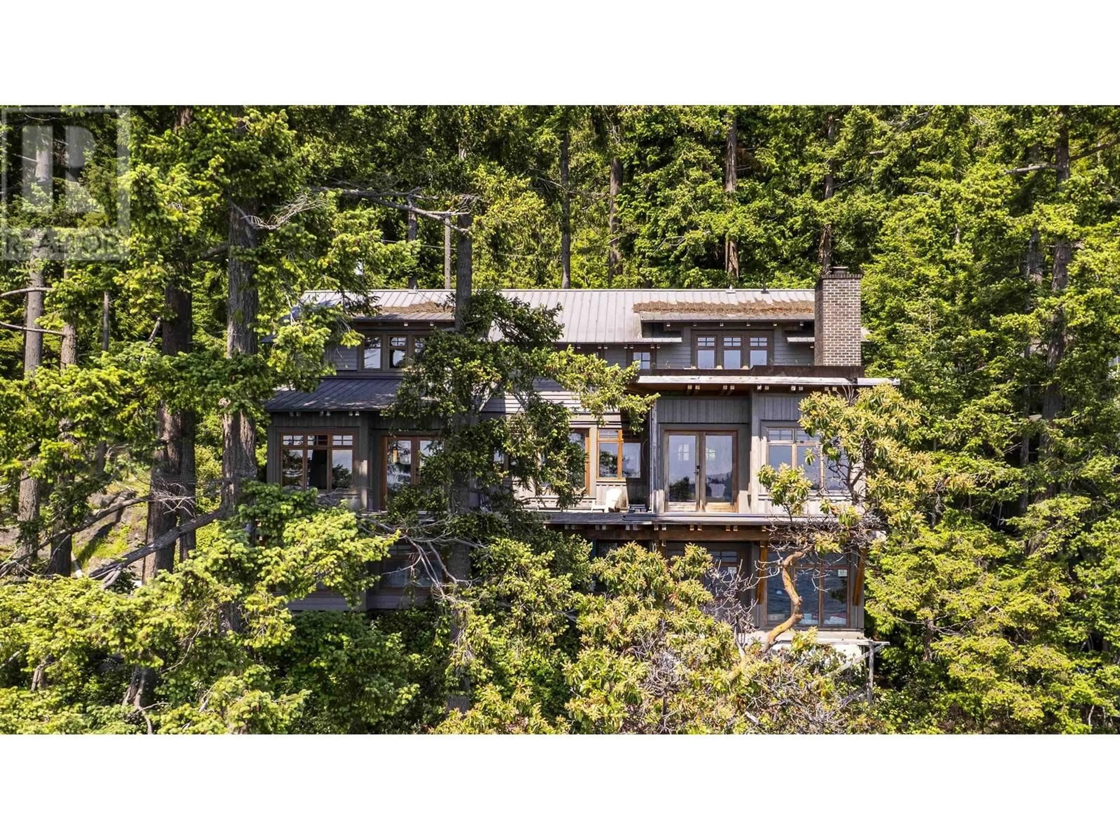 A pic from outside/outdoor area/front of a property/back of a property/a pic from drone, forest/trees view for 329 ESPLANADE ROAD, Keats Island British Columbia V0N1G2