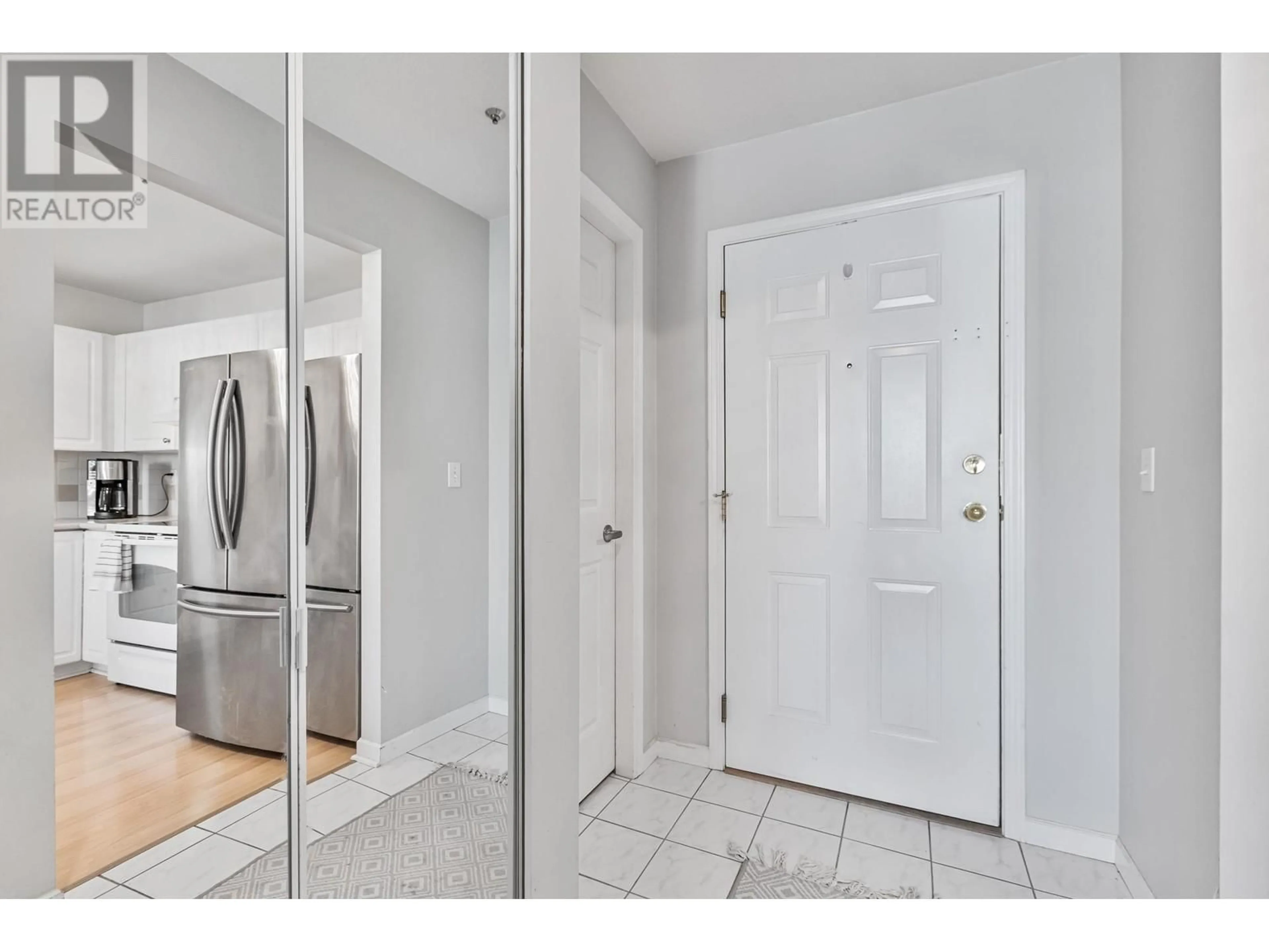 Indoor entryway for 308 - 19121 FORD ROAD, Pitt Meadows British Columbia V3Y2N2