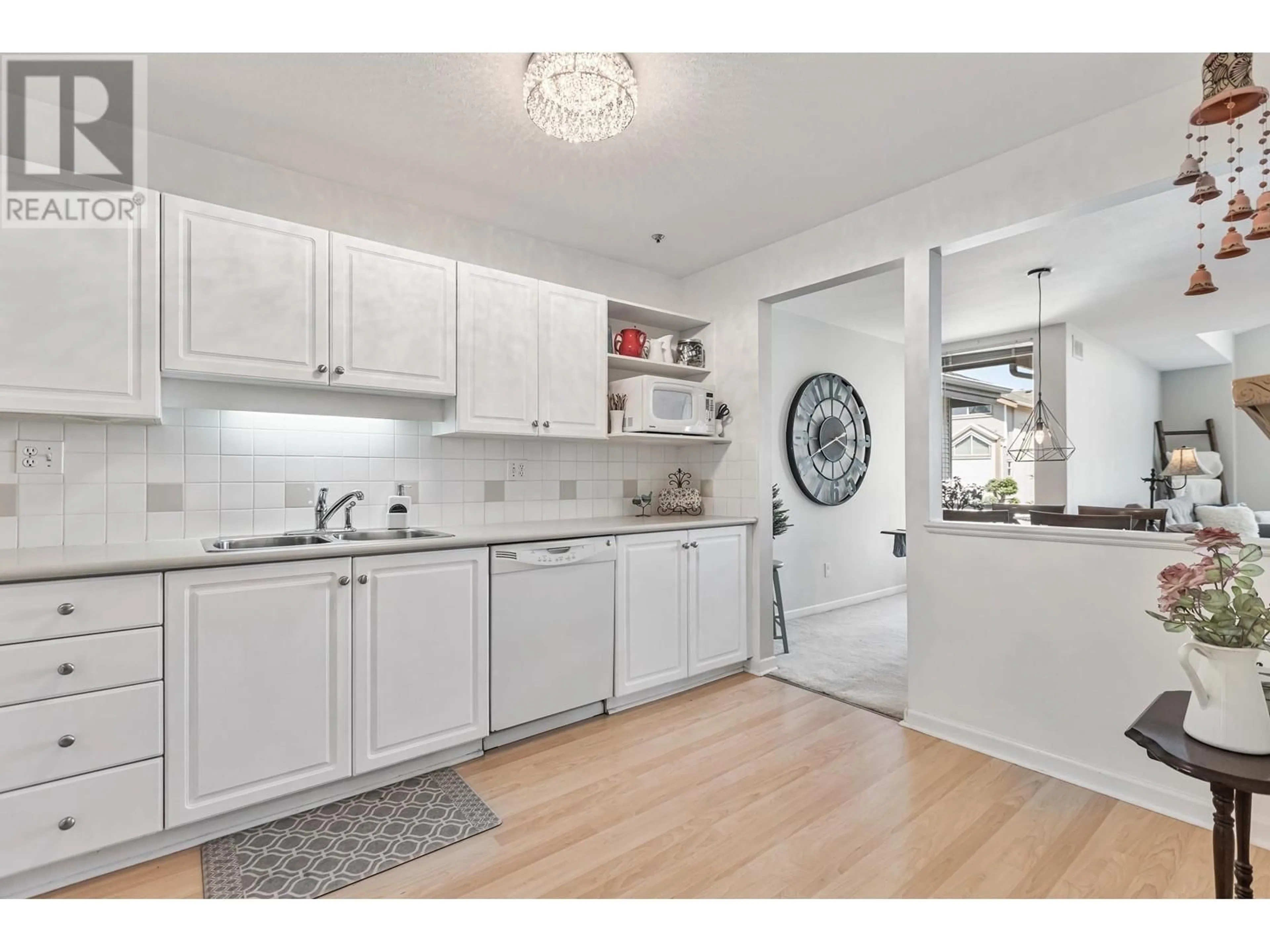 Open concept kitchen, unknown for 308 - 19121 FORD ROAD, Pitt Meadows British Columbia V3Y2N2