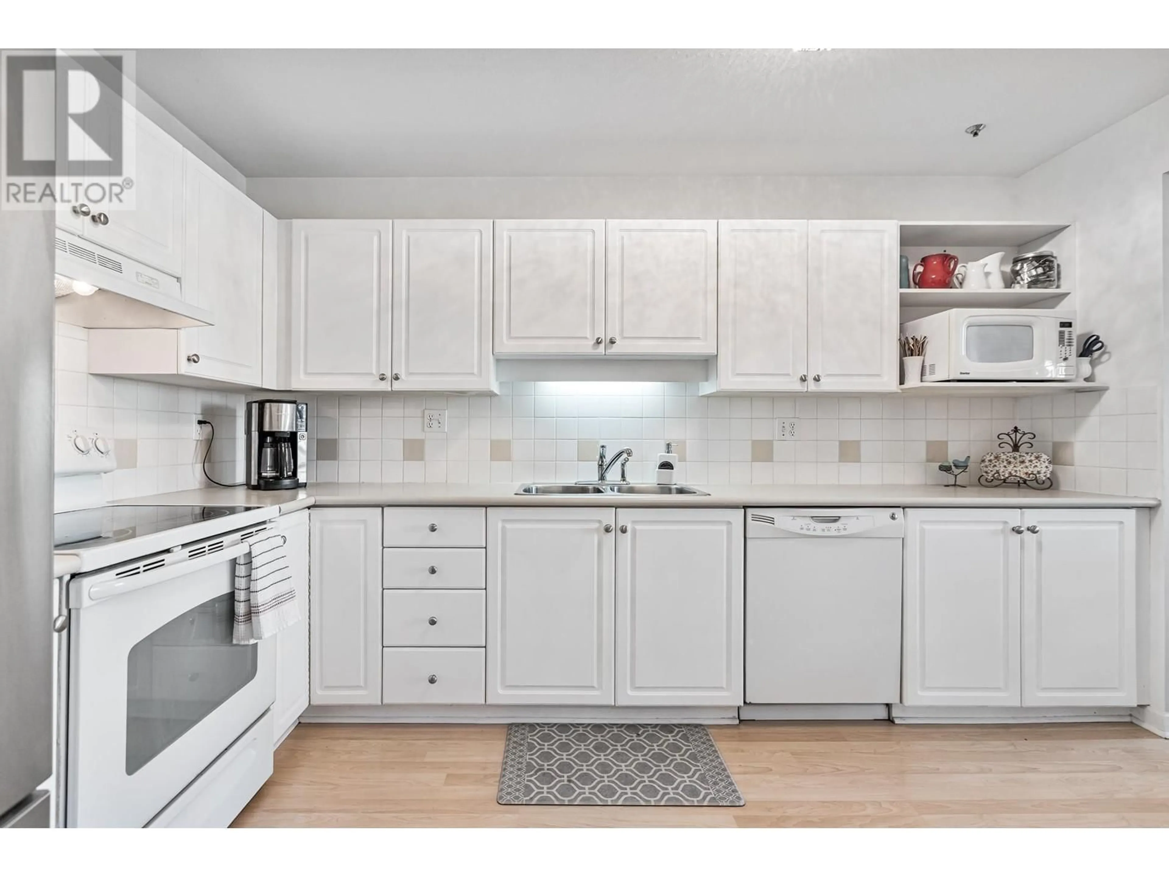 Standard kitchen, unknown for 308 - 19121 FORD ROAD, Pitt Meadows British Columbia V3Y2N2