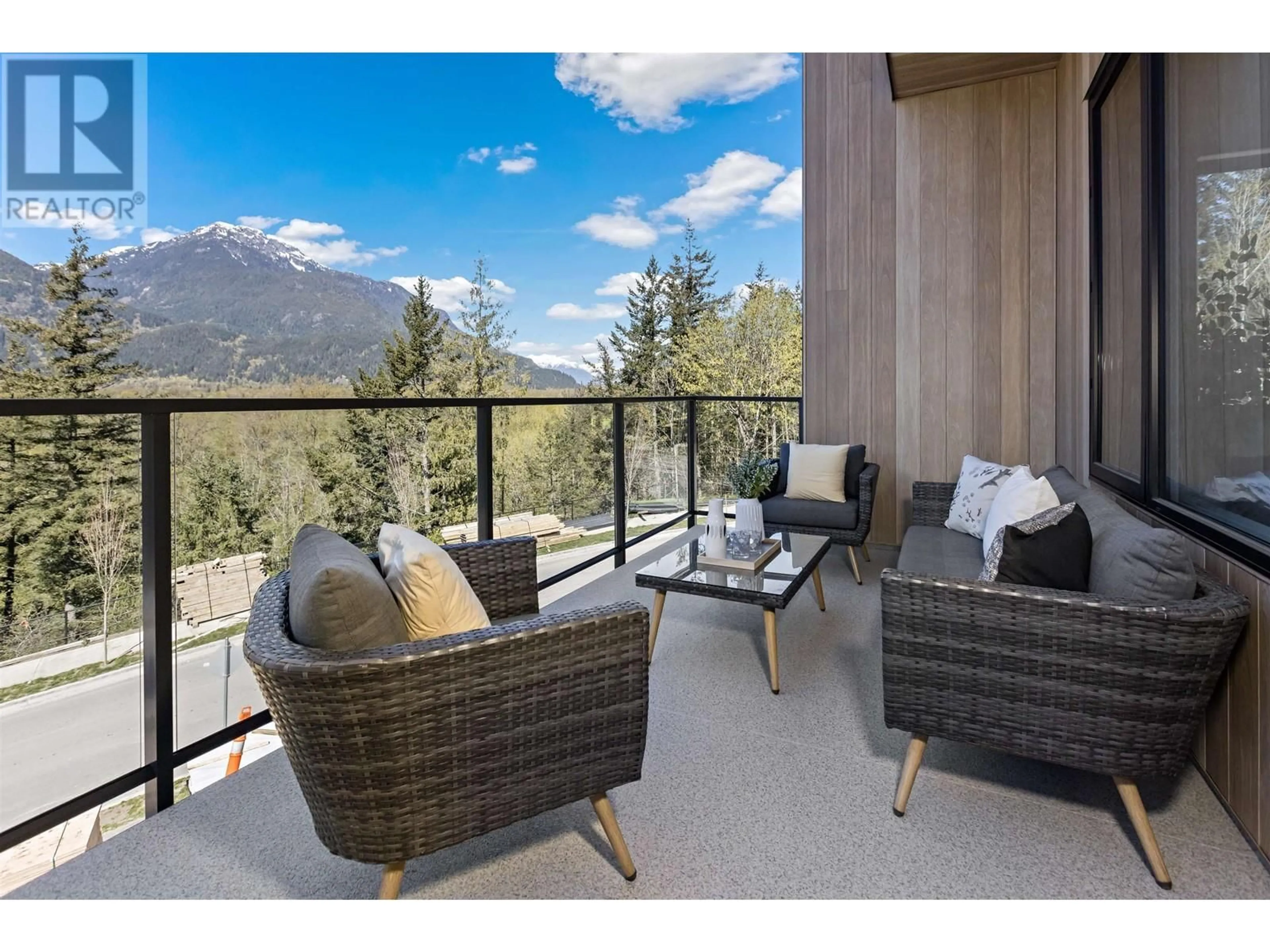 Patio, mountain view for 39249 STELLAR DRIVE, Squamish British Columbia V8B1G2