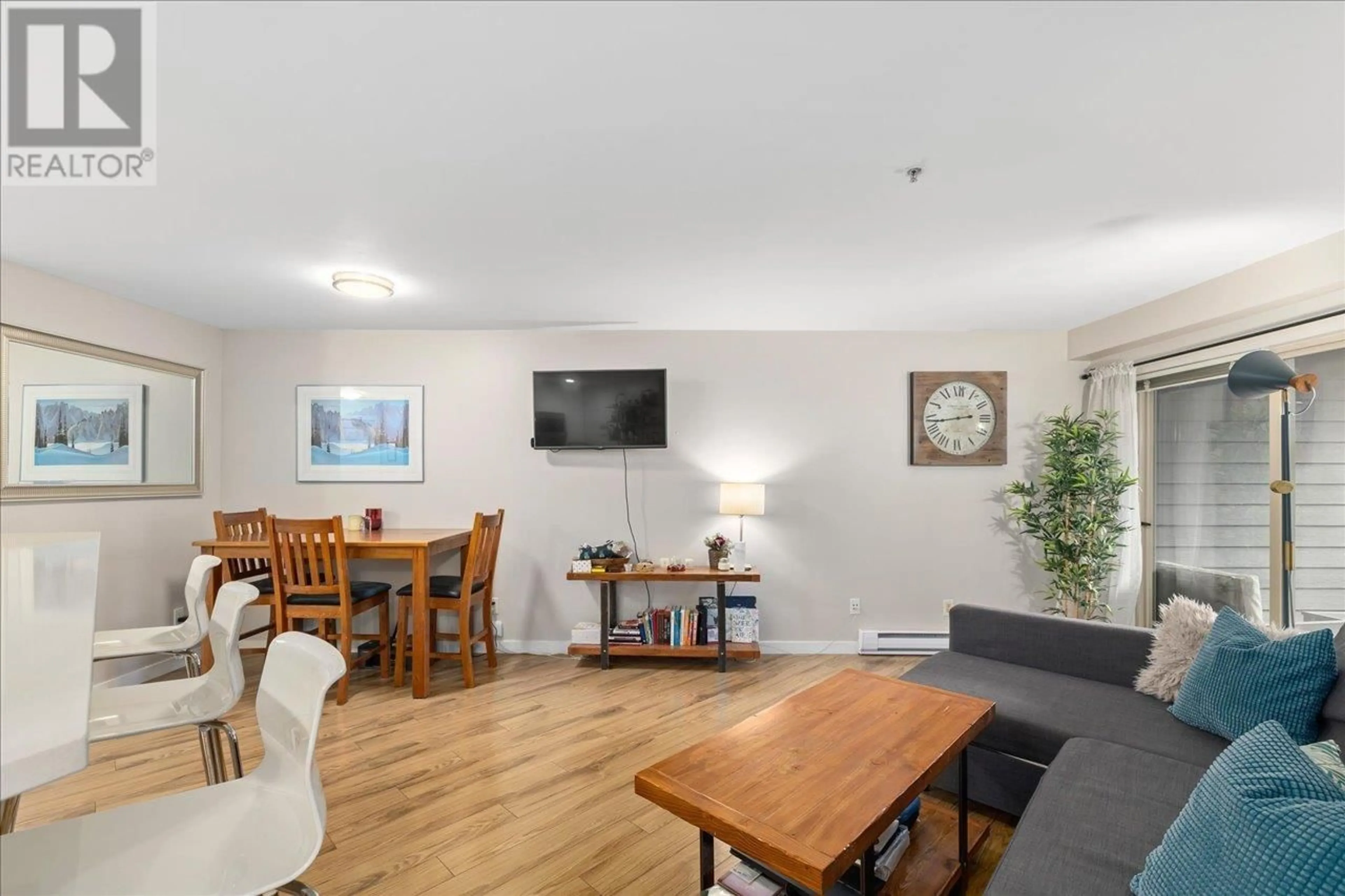 Living room with furniture, wood/laminate floor for 3220 - 240 SHERBROOKE STREET, New Westminster British Columbia V3L3M2