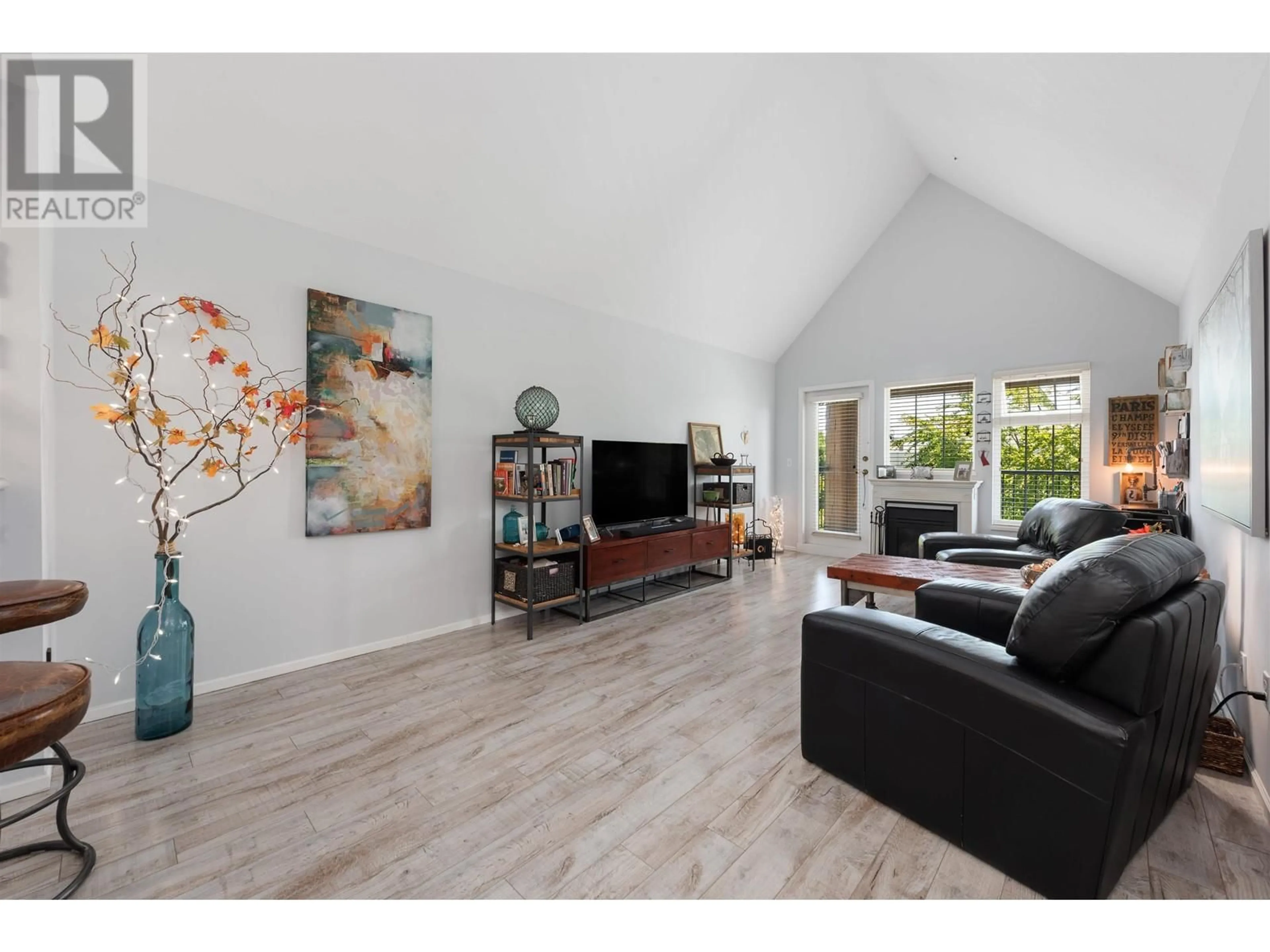 Living room with furniture, unknown for 407 - 1369 56 STREET, Delta British Columbia V4L2A6
