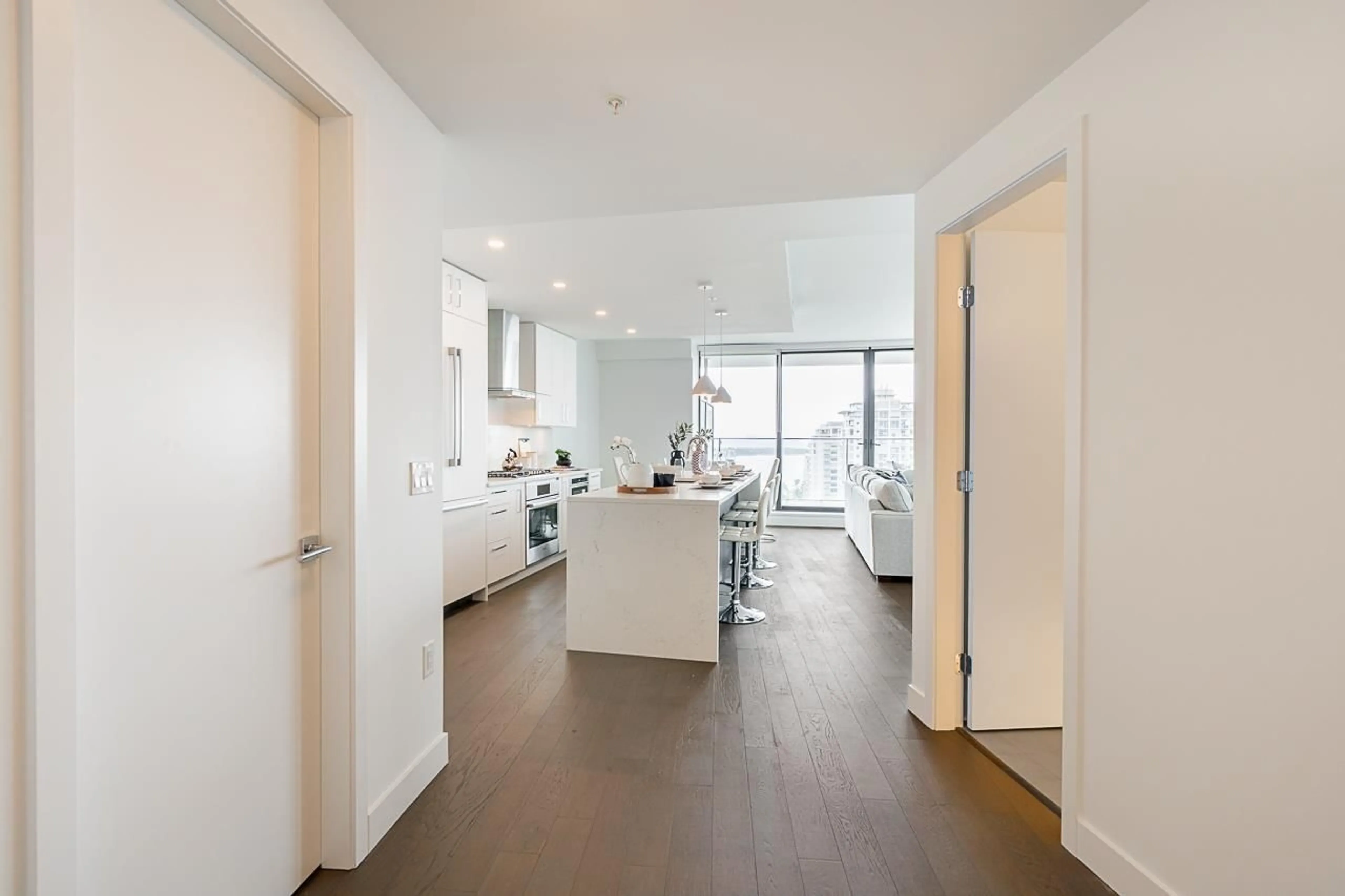 Unknown for 1305 - 1588 JOHNSTON, White Rock British Columbia V4B0C5