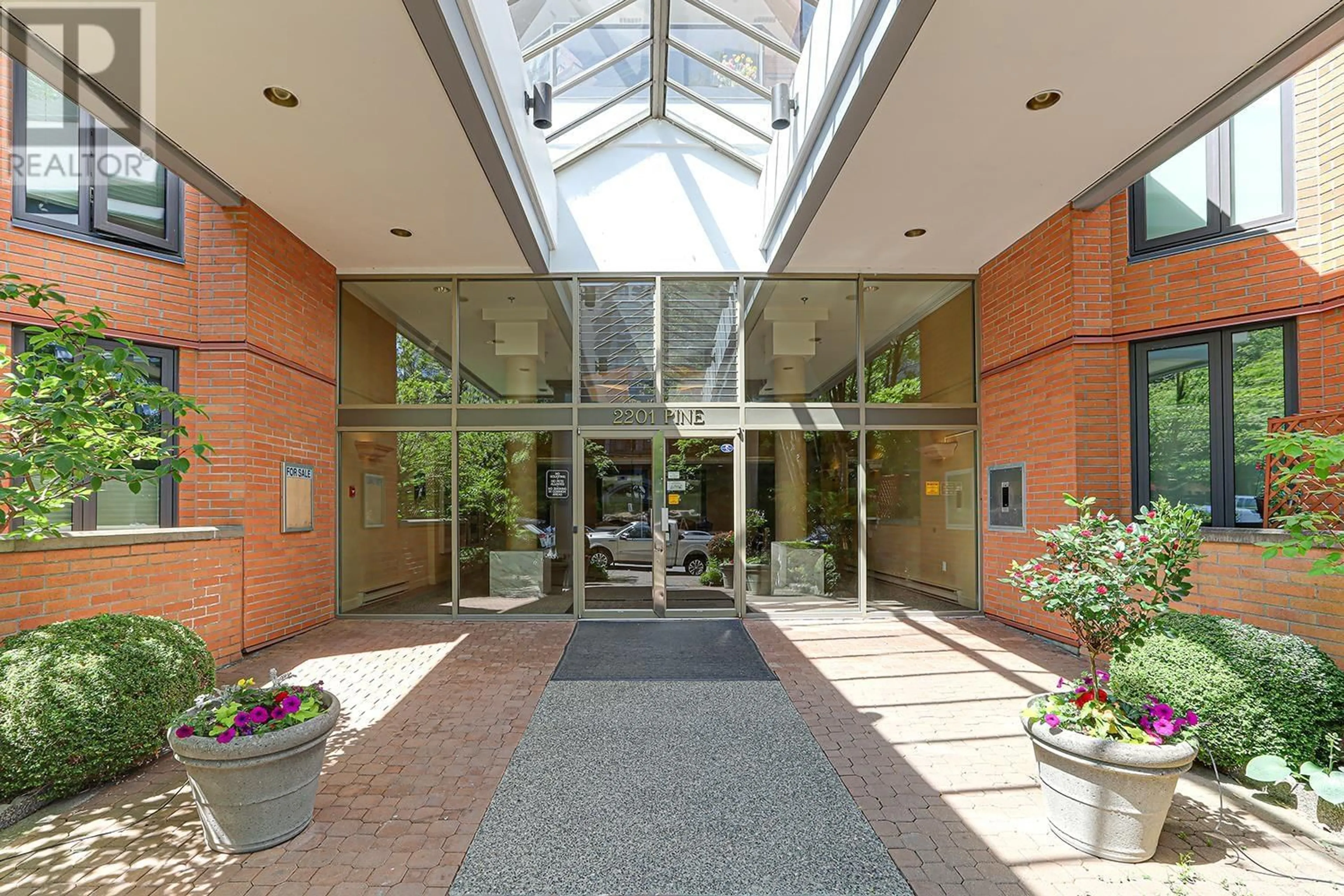 Indoor foyer for 1101 - 2201 PINE STREET, Vancouver British Columbia V6J5E7