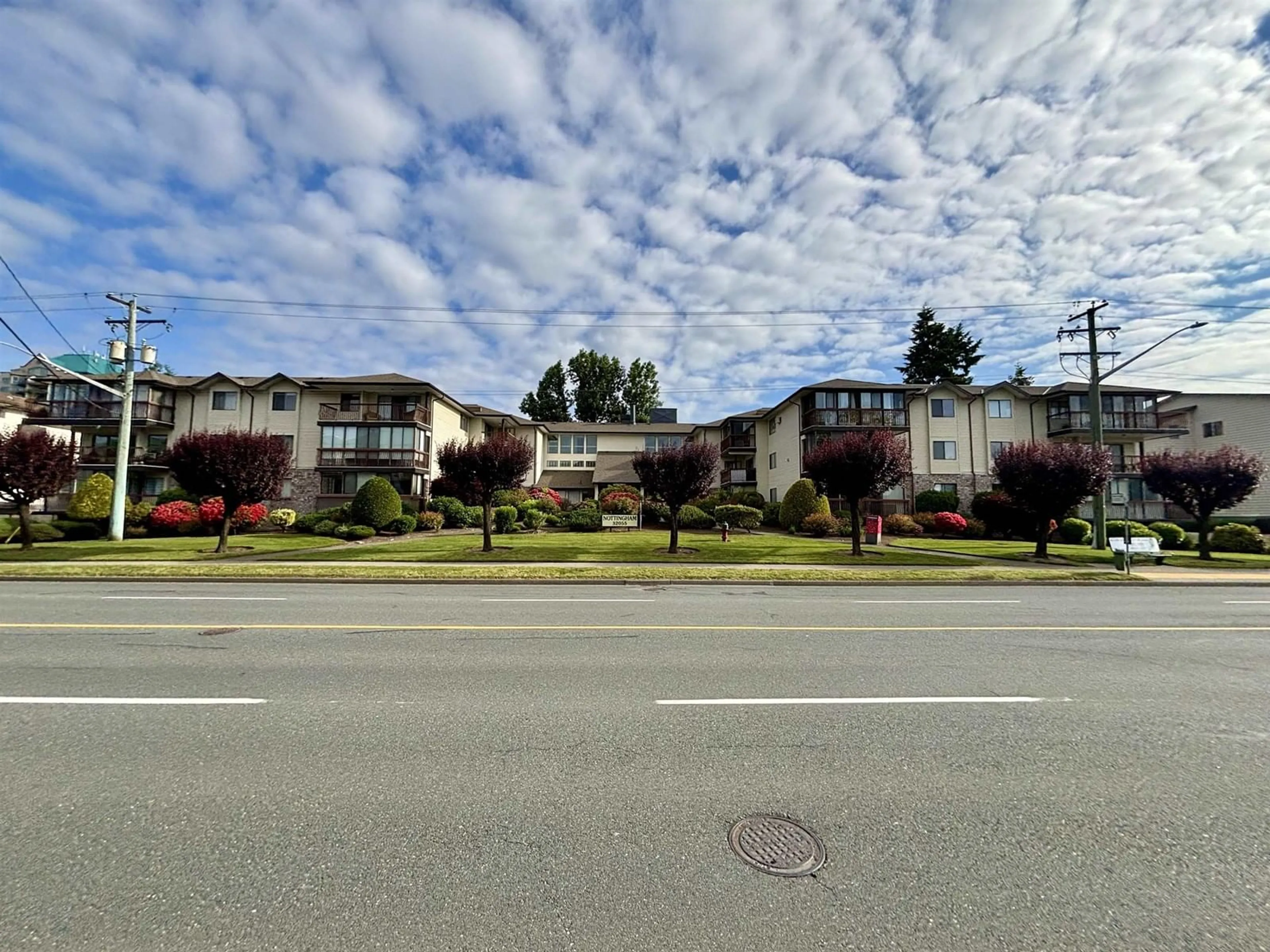 Blurry image for 204 - 32055 OLD YALE, Abbotsford British Columbia V2T2C8