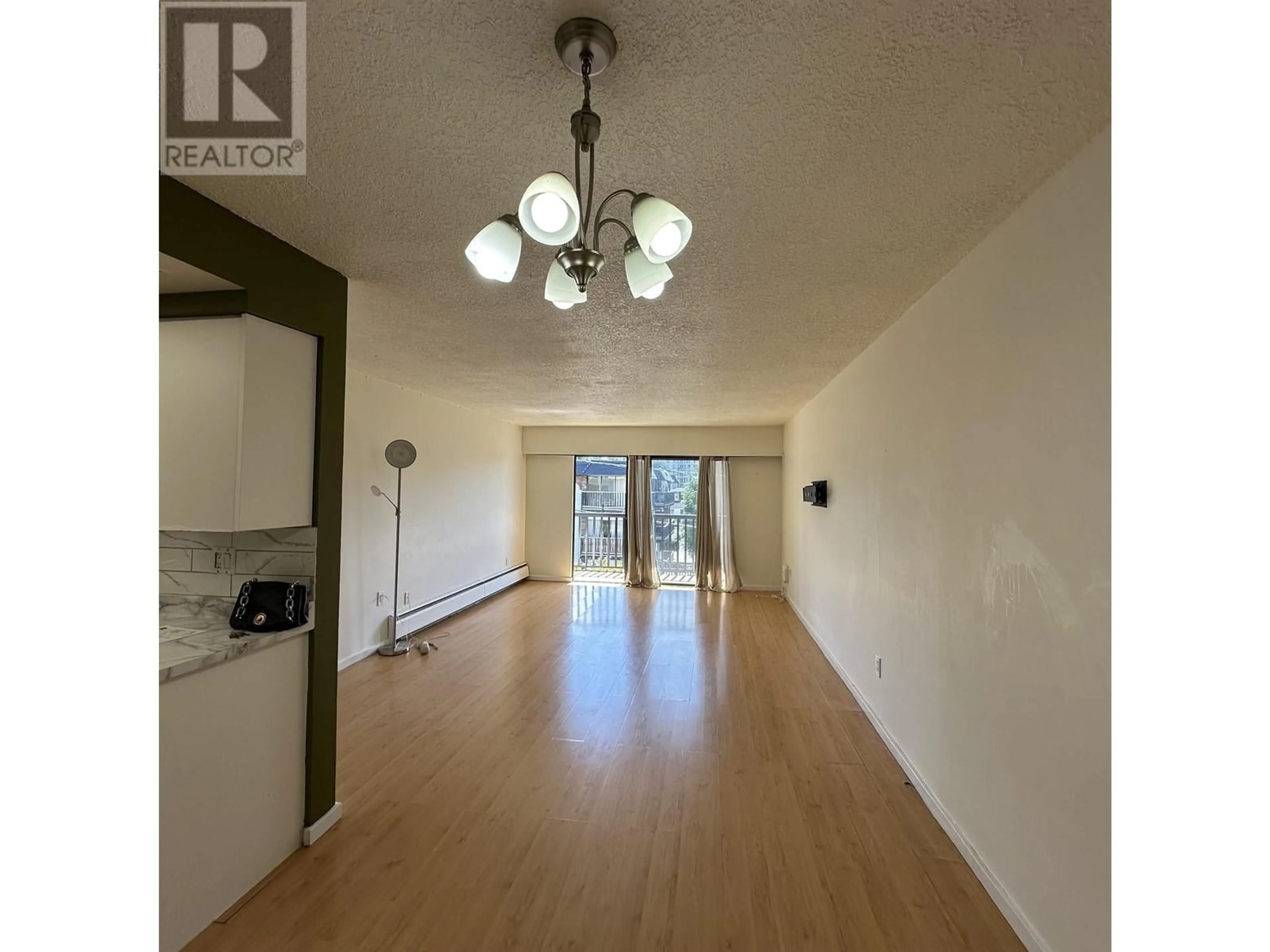 Unknown for 213 - 123 19TH STREET, North Vancouver British Columbia V7L2Y9