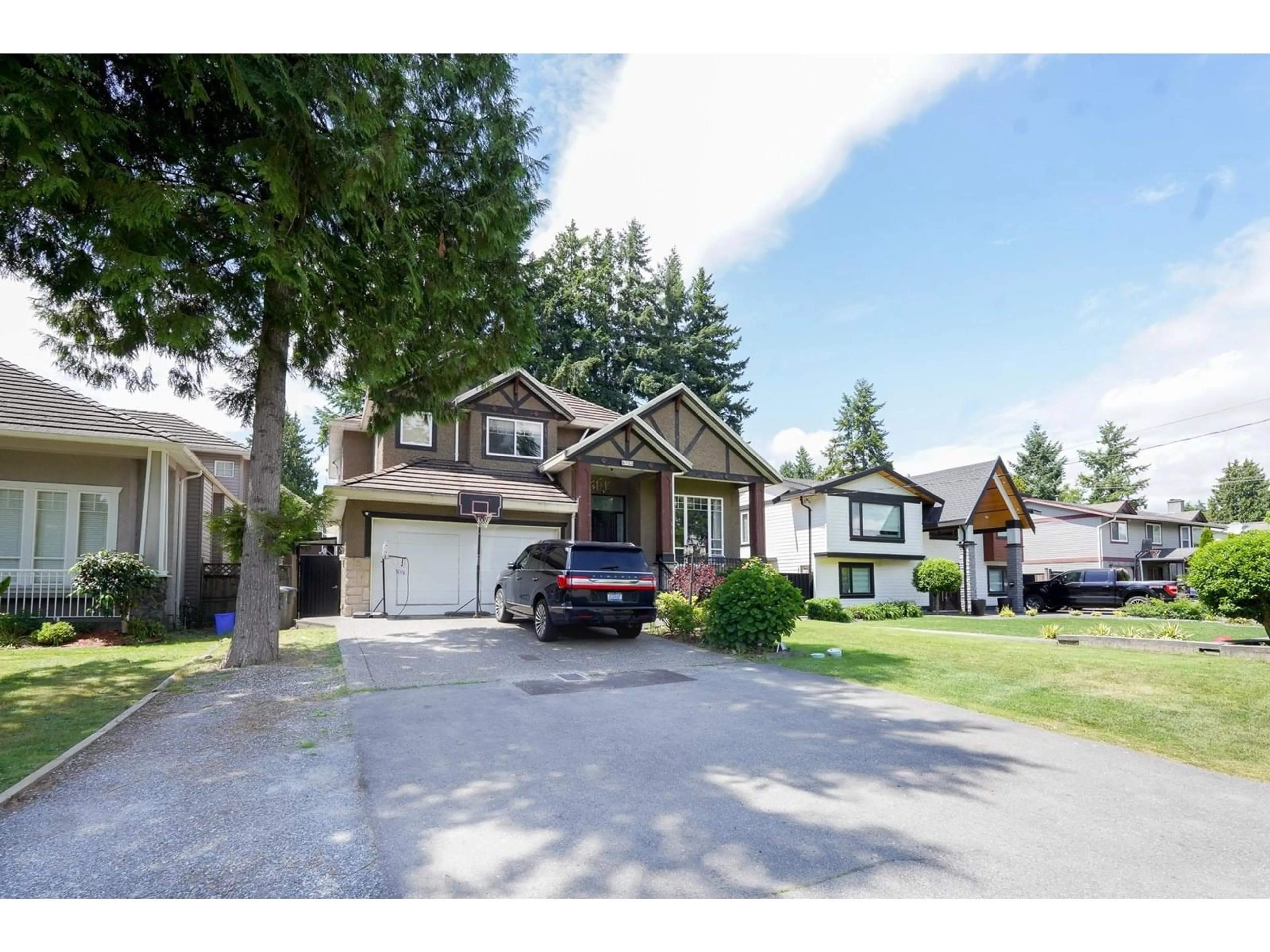Home with vinyl exterior material, street for 6753 134A, Surrey British Columbia V3W5W2