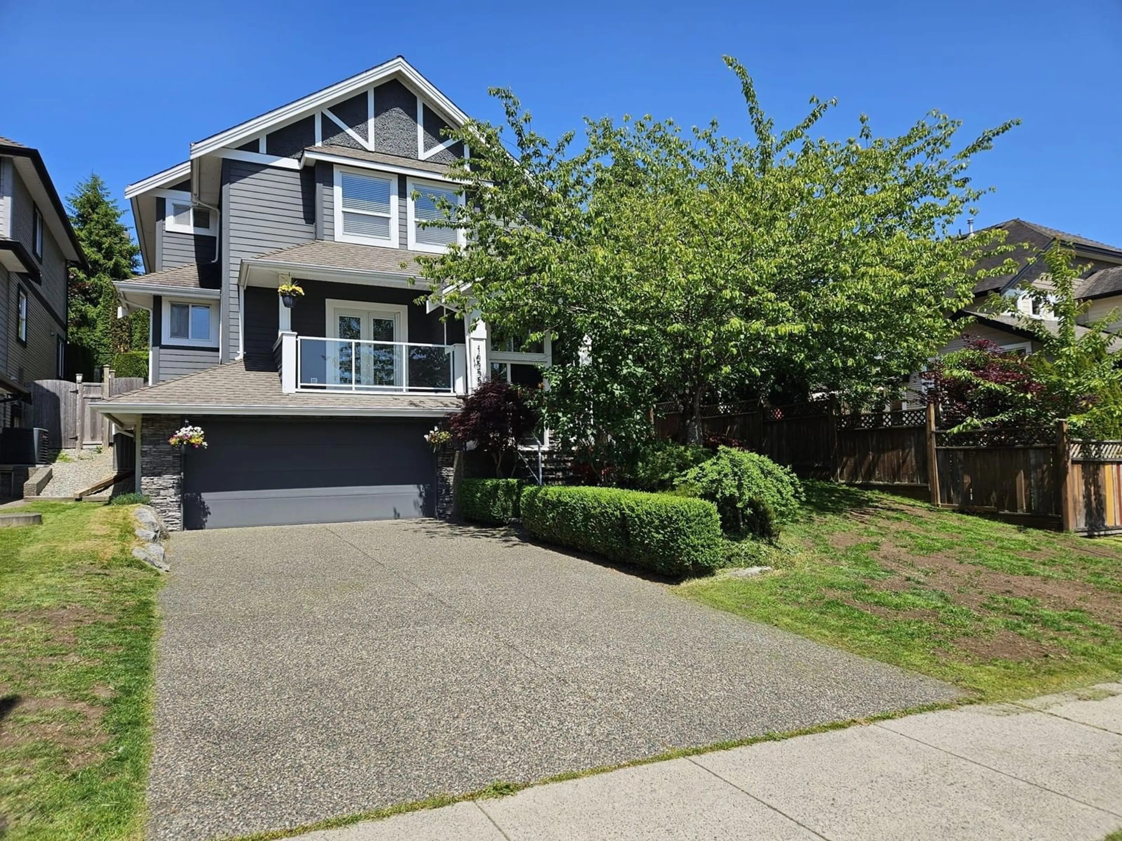 A pic from outside/outdoor area/front of a property/back of a property/a pic from drone, street for 16555 BELL, Surrey British Columbia V3S1J9