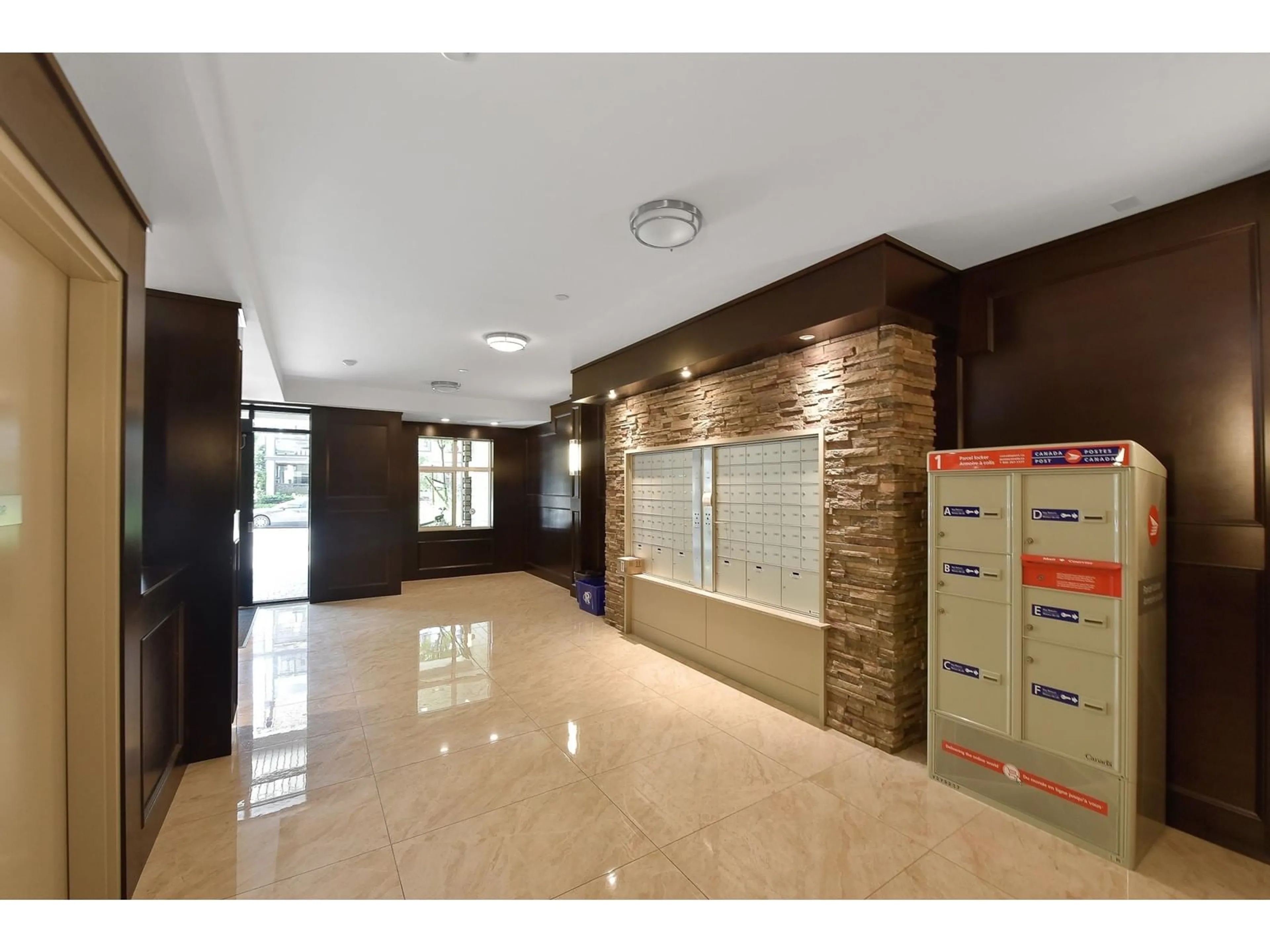Indoor foyer for 111 - 8538 203A, Langley British Columbia V2Y3P9