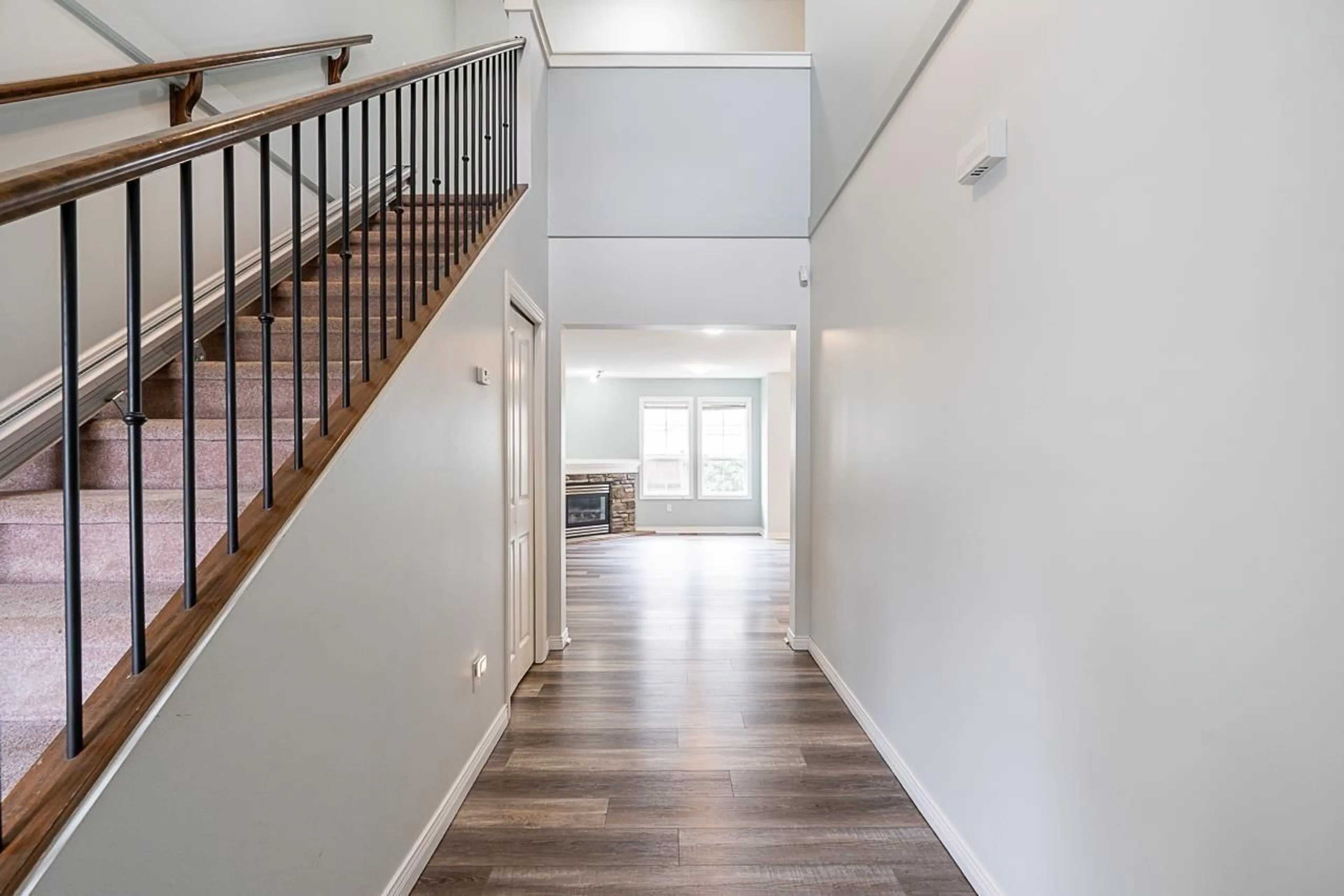 Indoor entryway for 4 - 1175 7TH AVENUE, Hope British Columbia V0X1L4