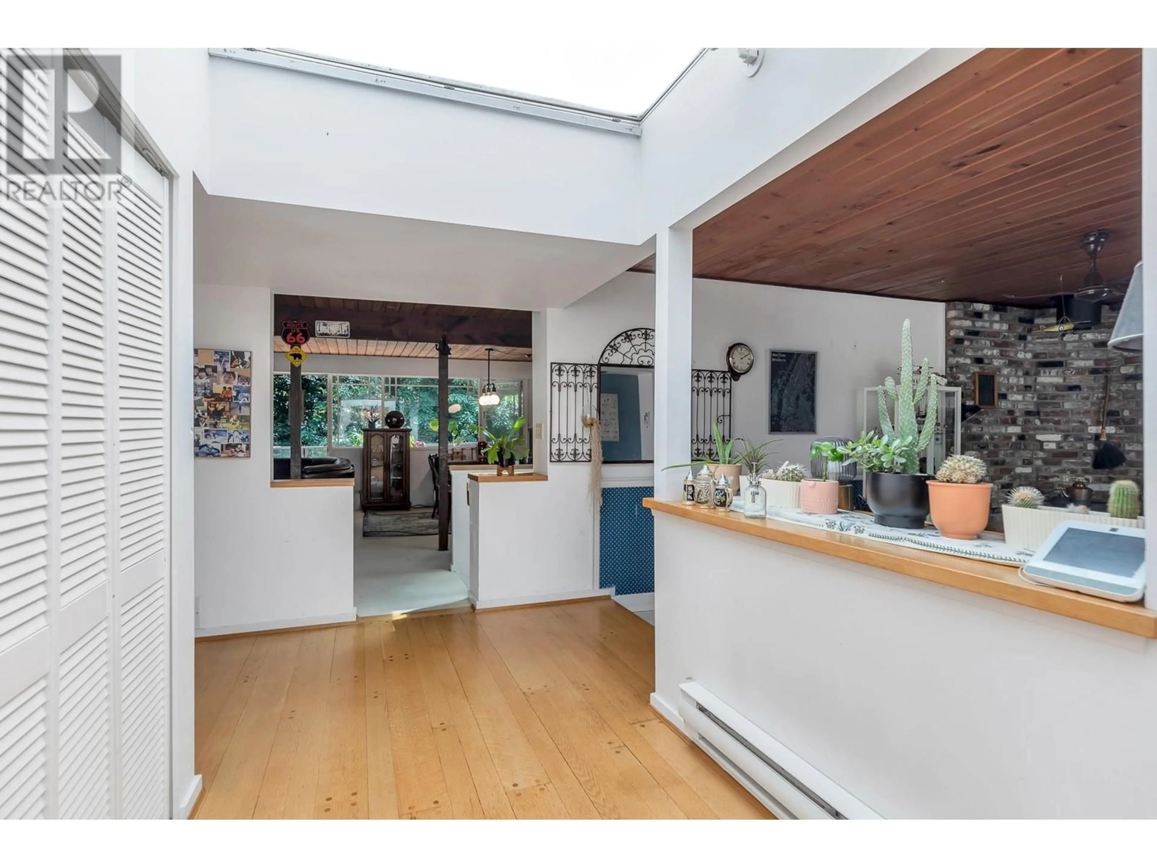 Unknown for 977 BELVEDERE DRIVE, North Vancouver British Columbia V7R2C2