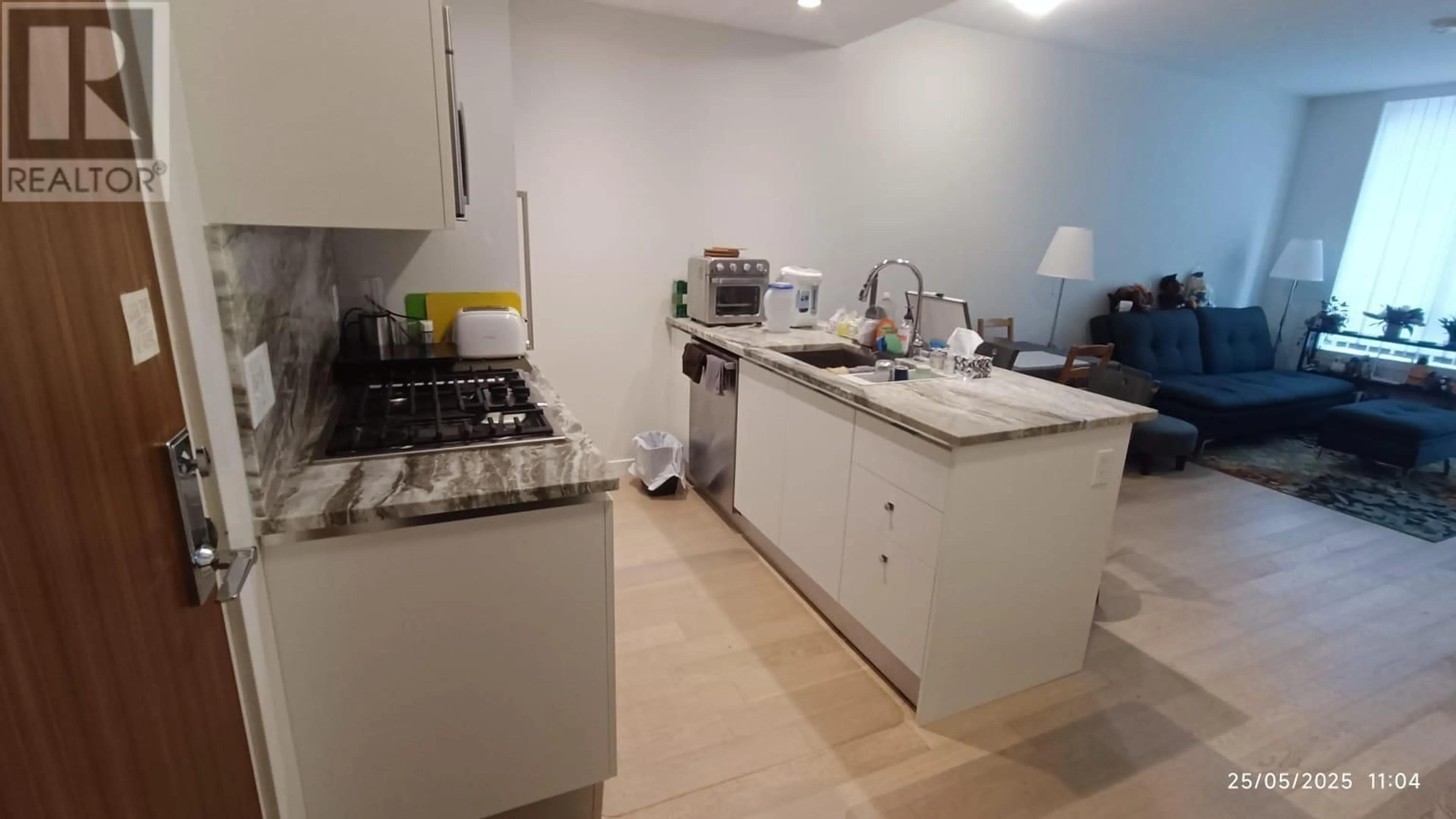 Standard kitchen, unknown for 512 - 2033 10TH AVENUE, Vancouver British Columbia V6J0H1