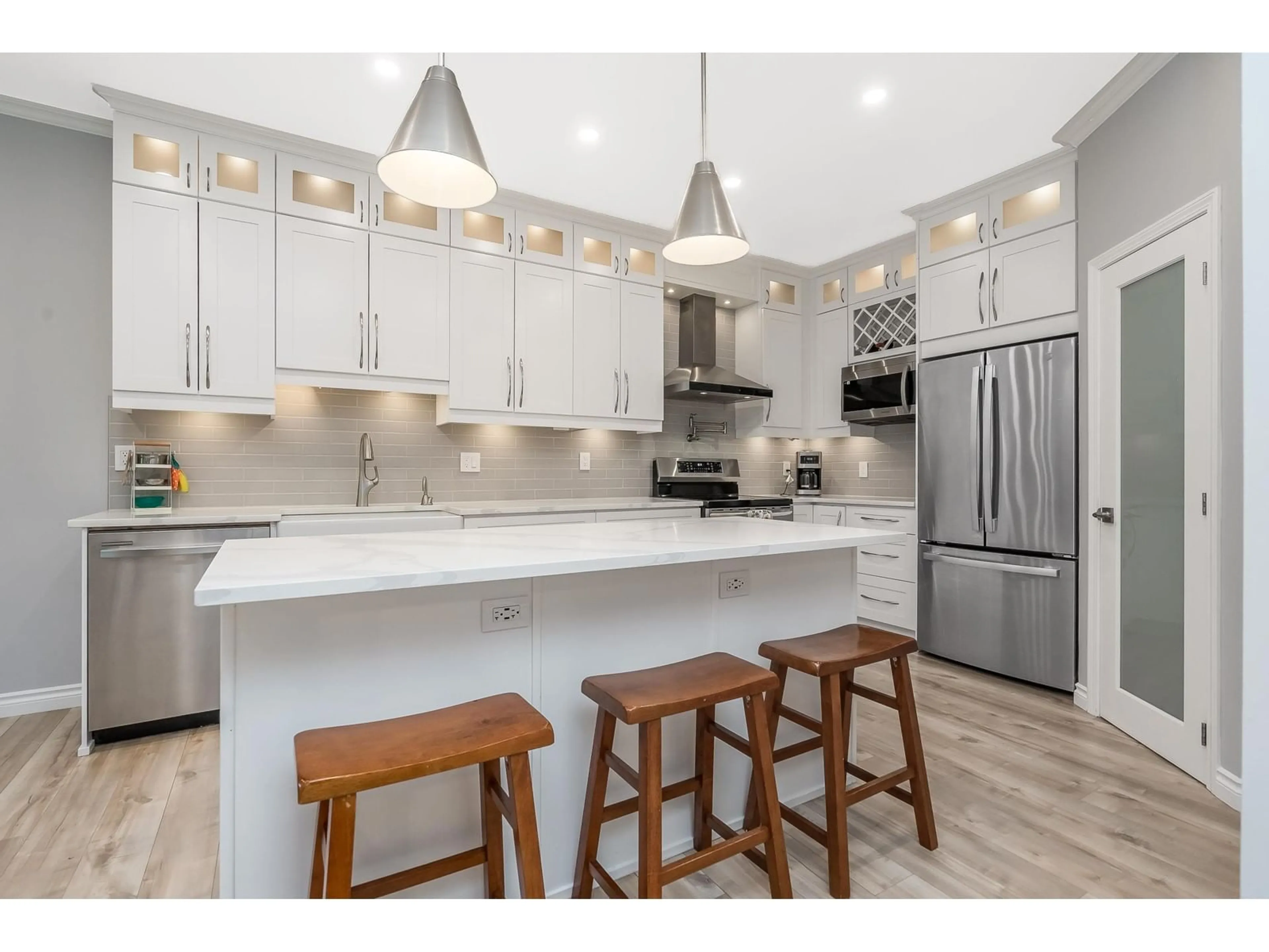 Open concept kitchen, ceramic/tile floor for 78 - 2678 KING GEORGE, Surrey British Columbia V4P1H6