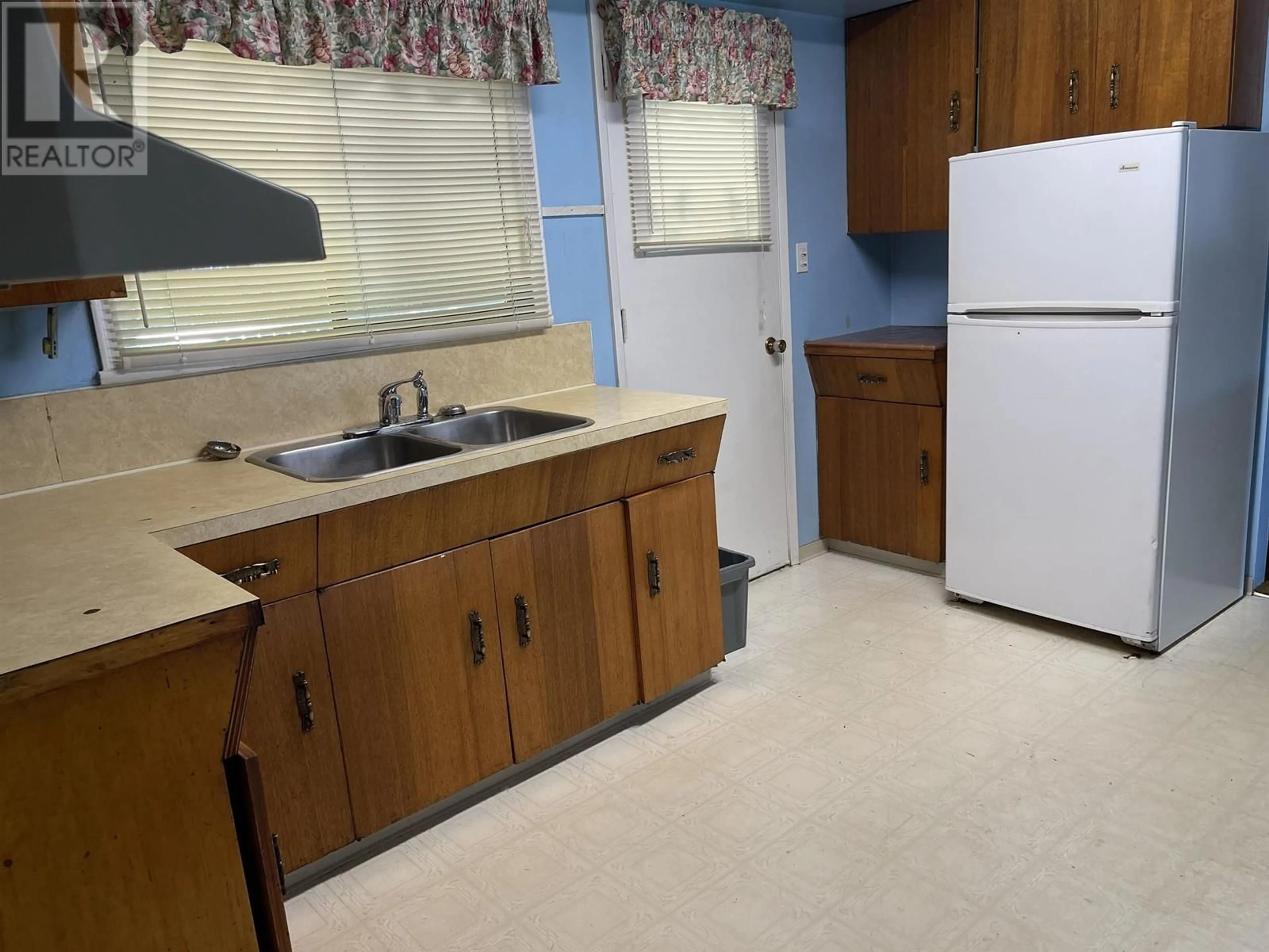 Standard kitchen, unknown for 2155 RINDALL AVENUE, Port Coquitlam British Columbia V3C1T9
