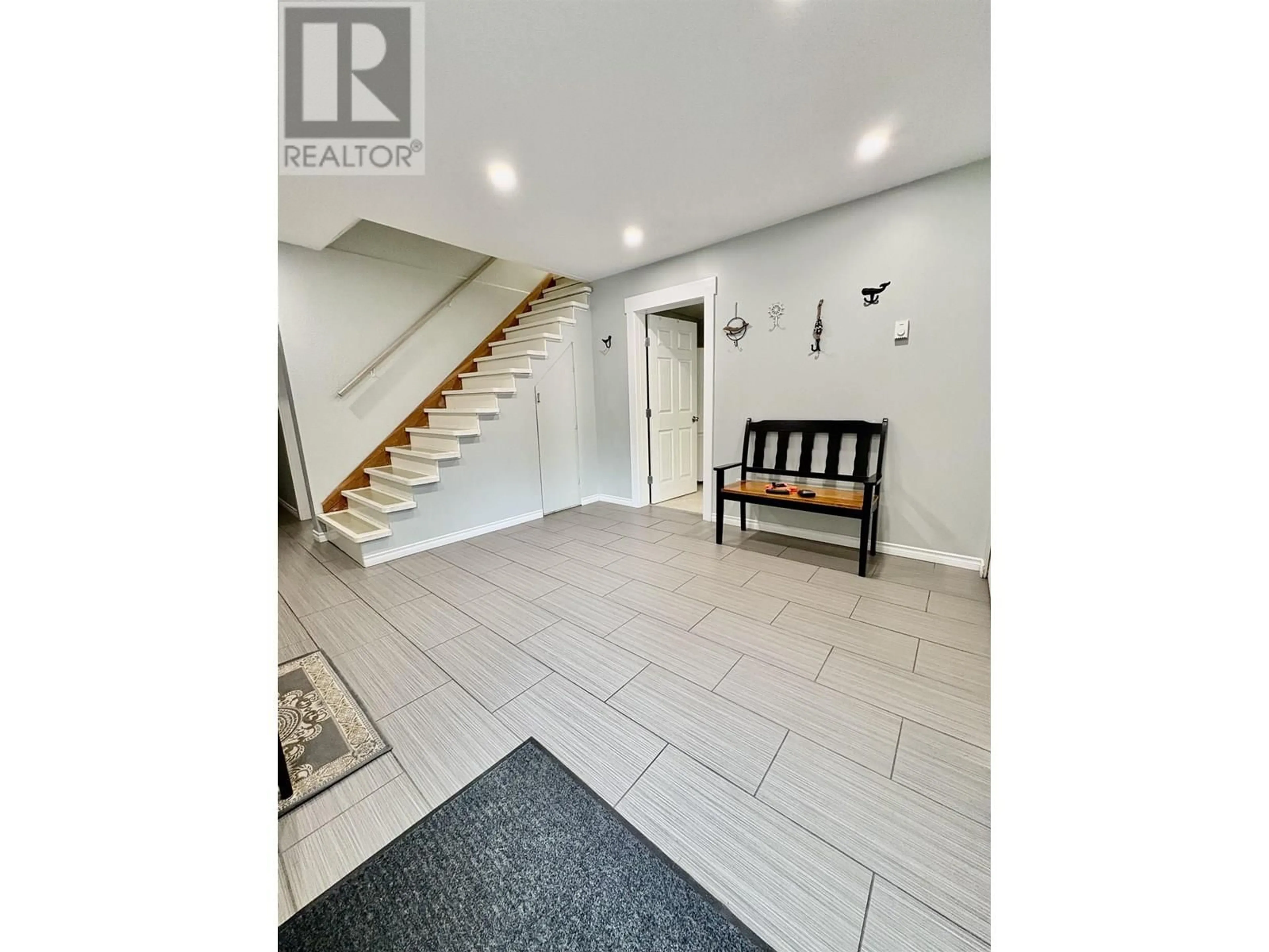 Indoor foyer for 1015 FREDERICK STREET, Prince Rupert British Columbia V8J3B1
