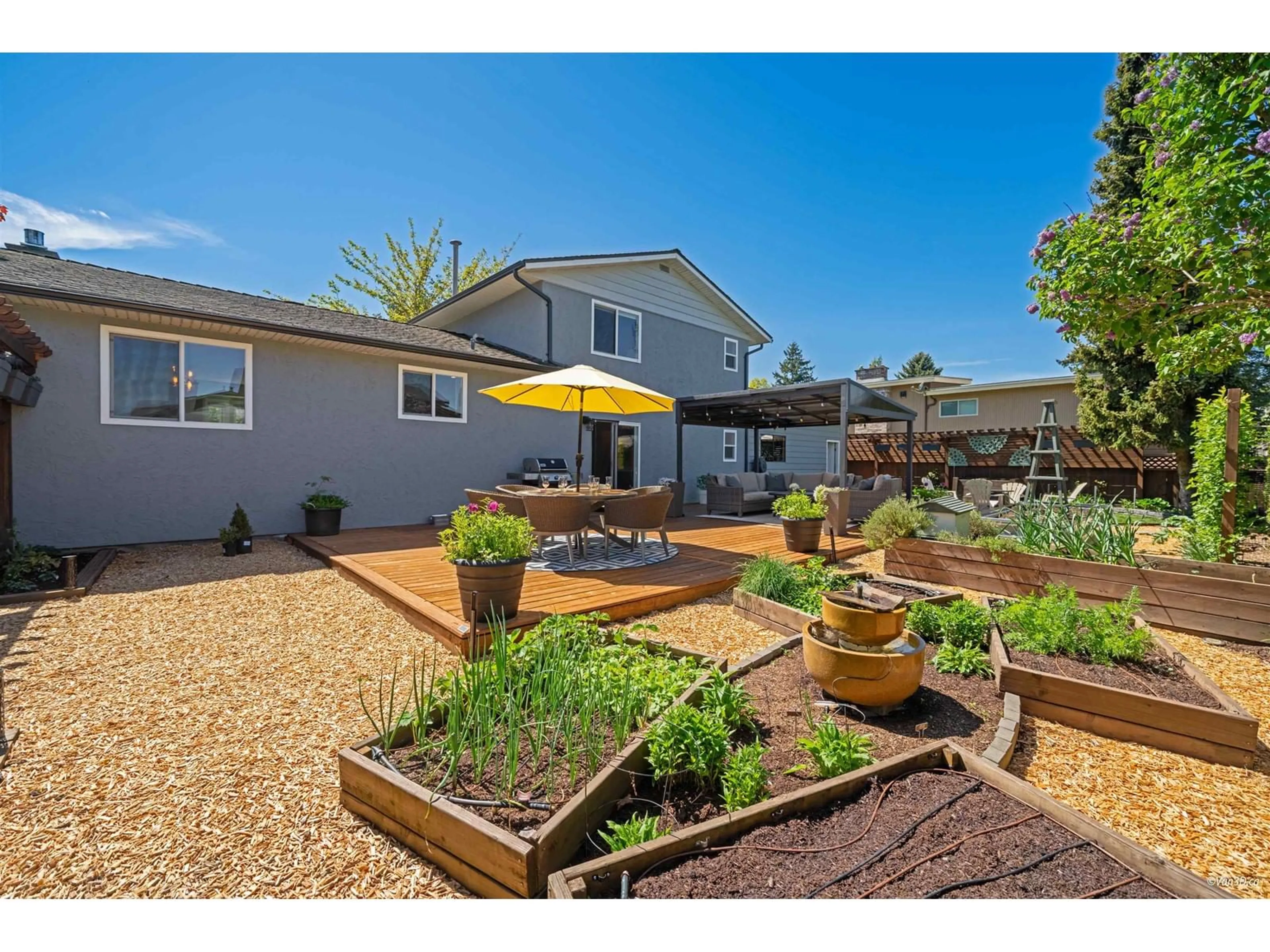 A pic from outside/outdoor area/front of a property/back of a property/a pic from drone, street for 26549 29B, Langley British Columbia V4W3B5