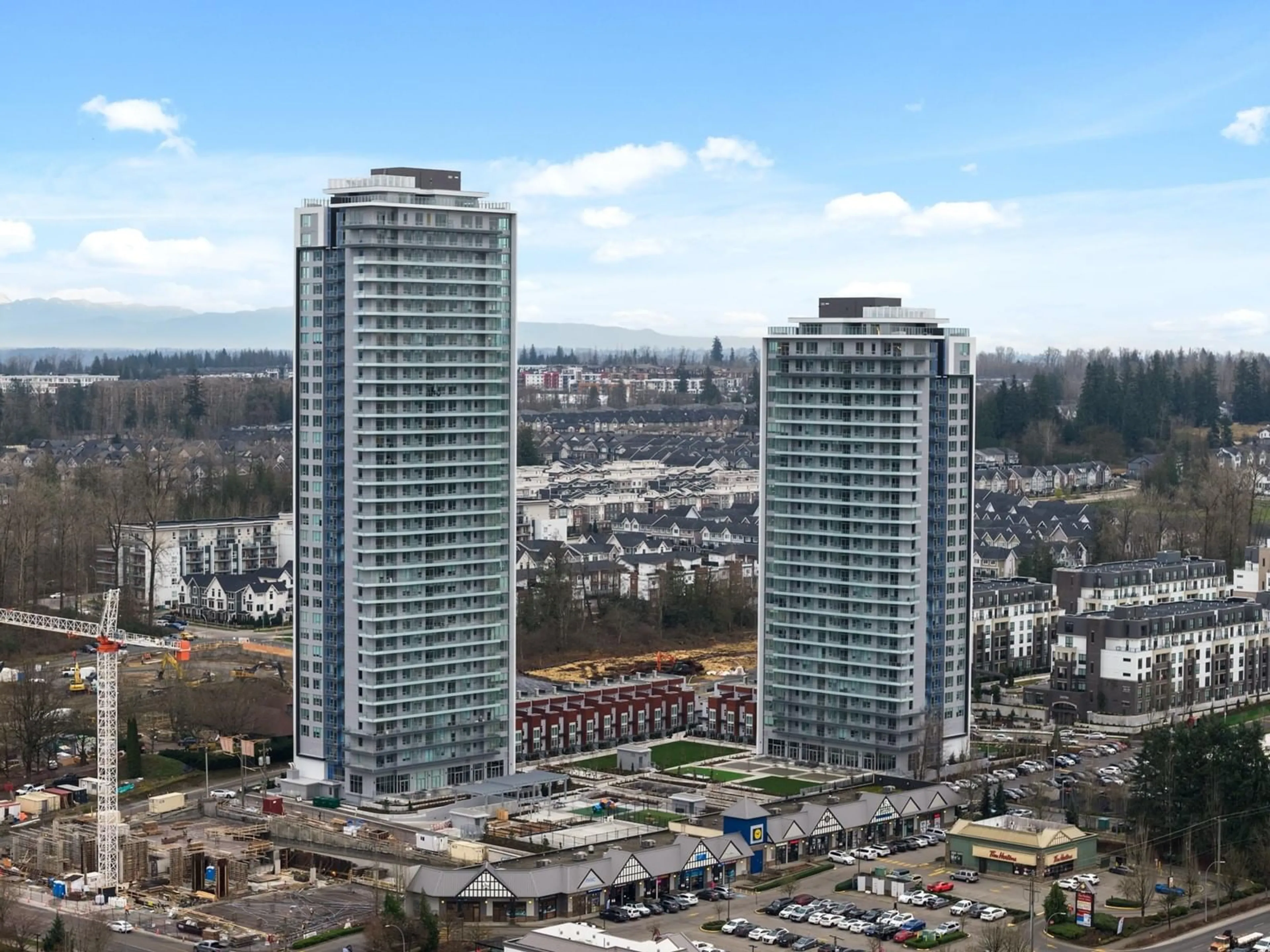 A pic from outside/outdoor area/front of a property/back of a property/a pic from drone, city buildings view from balcony for 2501 - 20065 85, Langley British Columbia V2Y3Y4