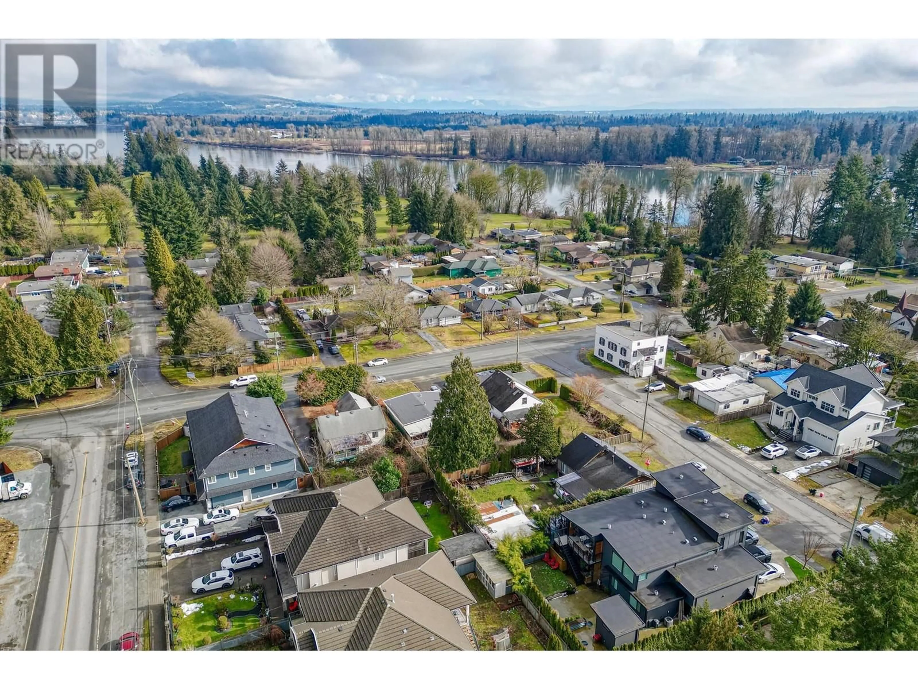 A pic from outside/outdoor area/front of a property/back of a property/a pic from drone, water/lake/river/ocean view for 11329 207TH STREET, Maple Ridge British Columbia V2X1W4