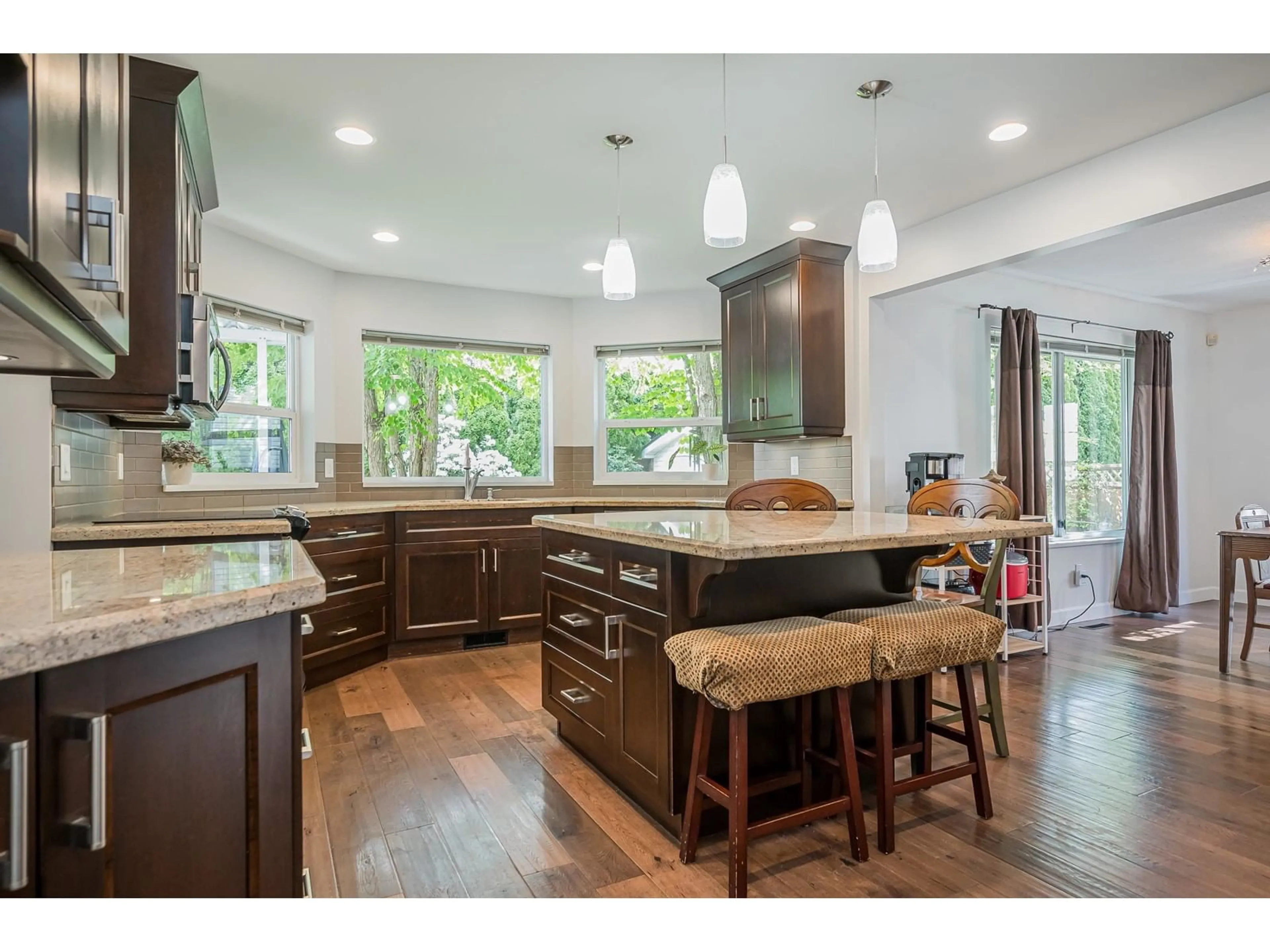Open concept kitchen, unknown for 20290 94A, Langley British Columbia V1M1G2