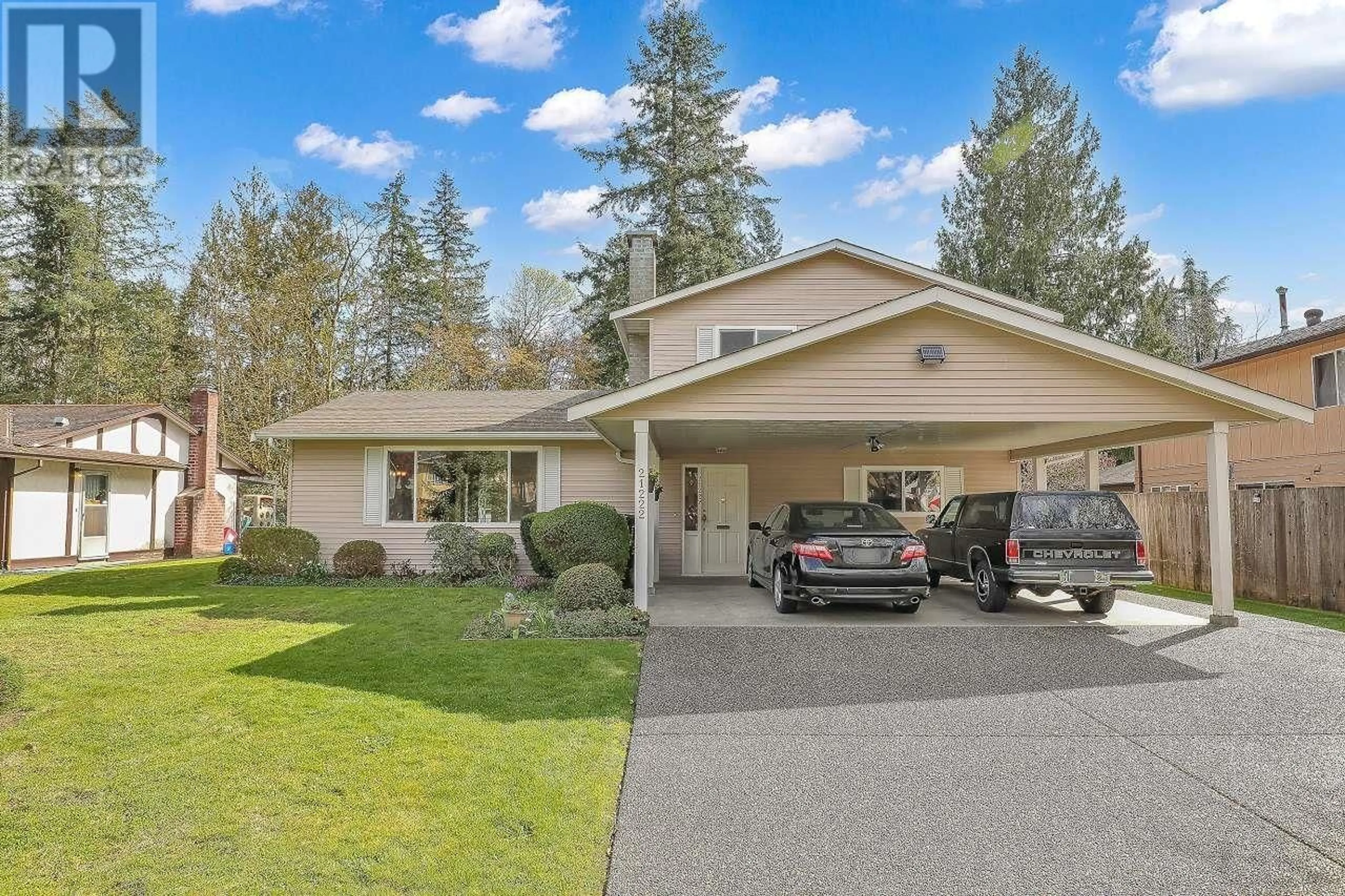 Home with vinyl exterior material, street for 21222 117 AVENUE, Maple Ridge British Columbia V2X2H4