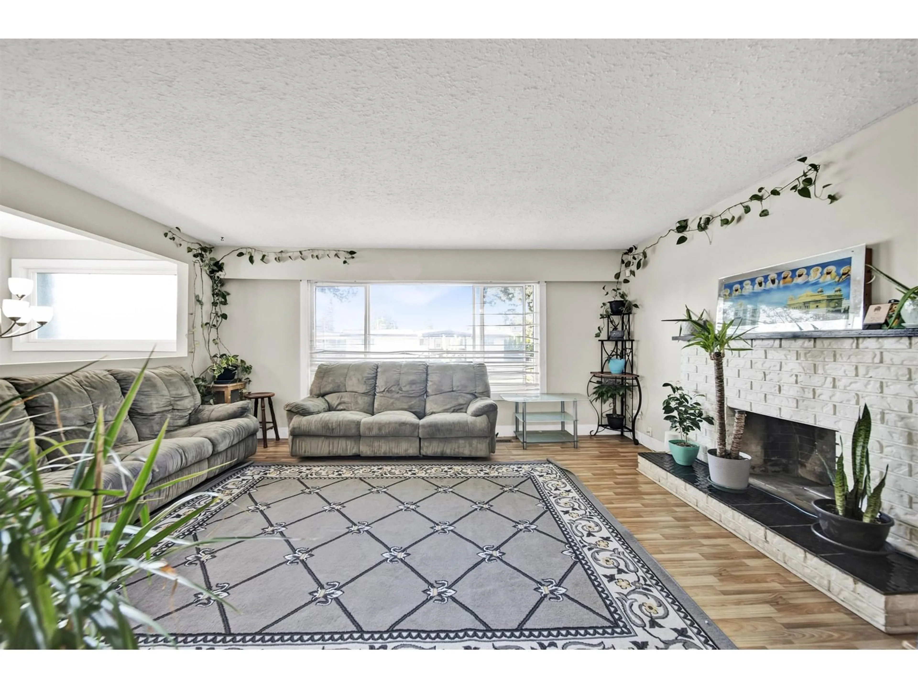 Living room with furniture, unknown for 1962 CATALINA, Abbotsford British Columbia V2T3W1