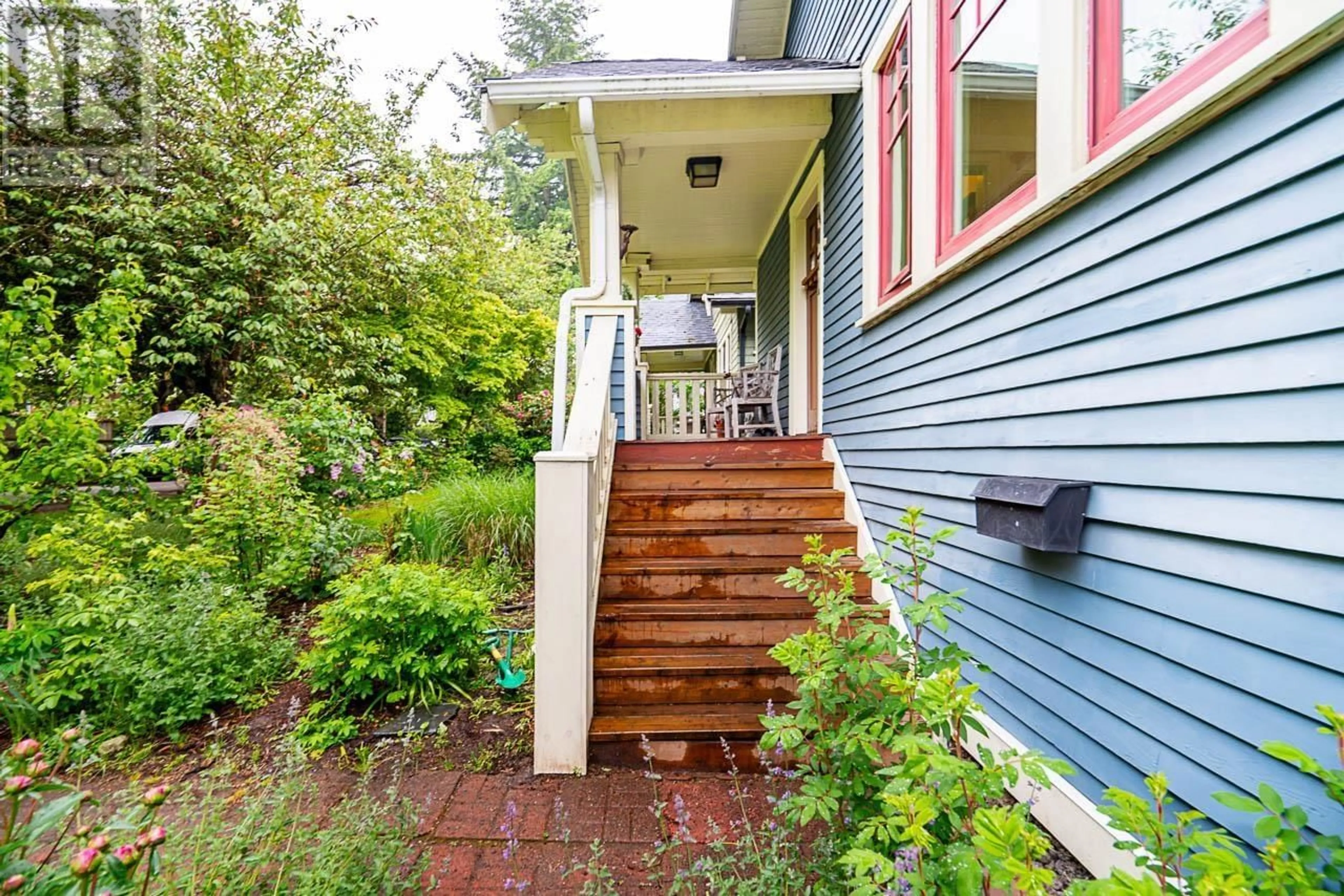 Unknown for 1071 10TH AVENUE, Vancouver British Columbia V5T2B4