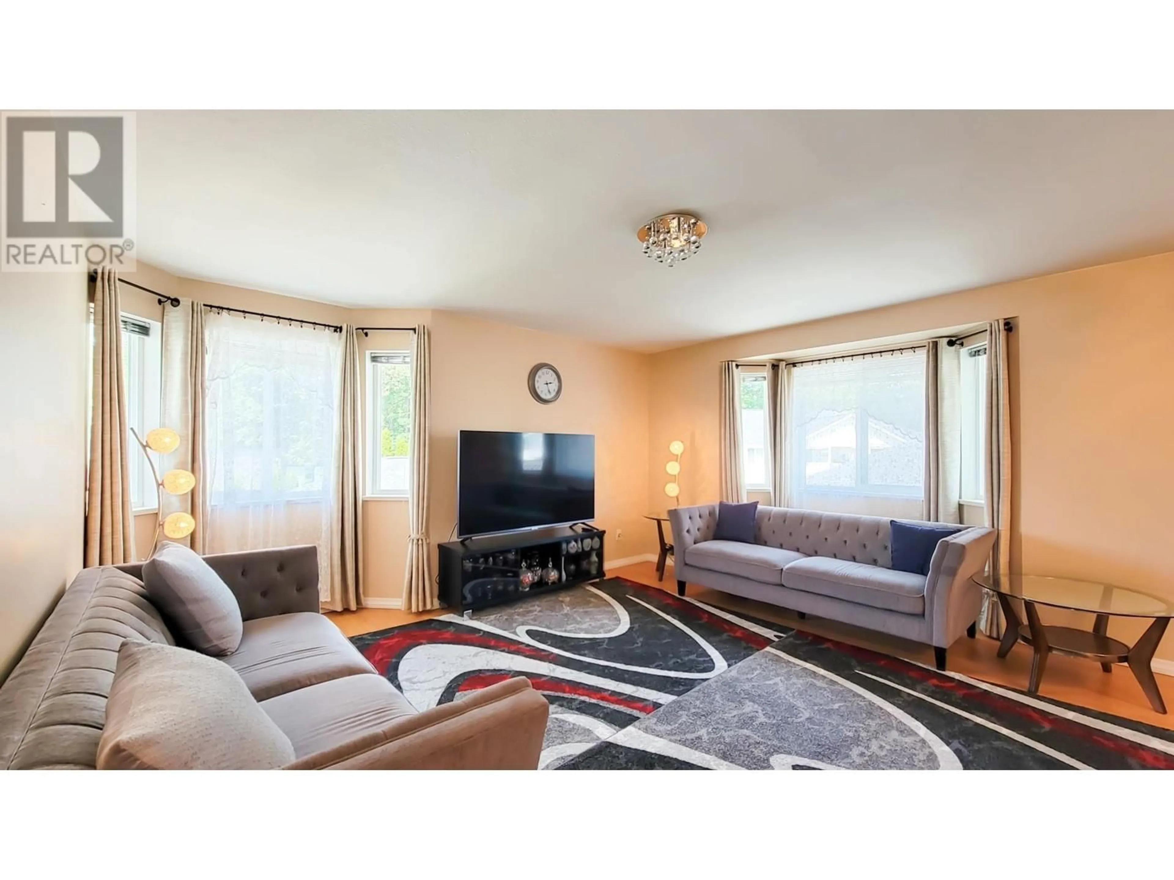 Living room with furniture, wood/laminate floor for 12 - 20799 119 AVENUE, Maple Ridge British Columbia V2X9S7