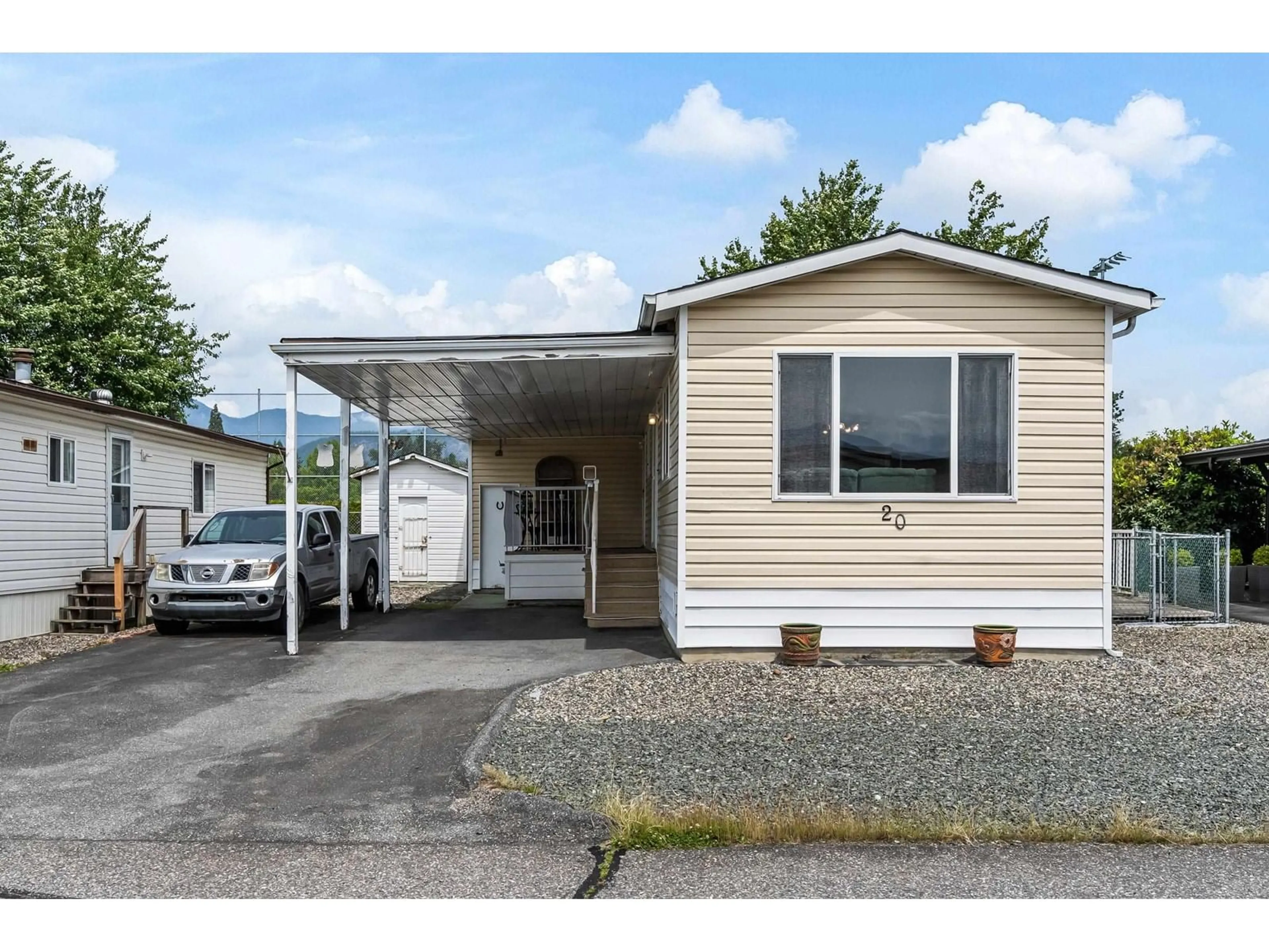 Home with vinyl exterior material, street for 20 - 9055 ASHWELL ROAD, Chilliwack British Columbia V2P7S2