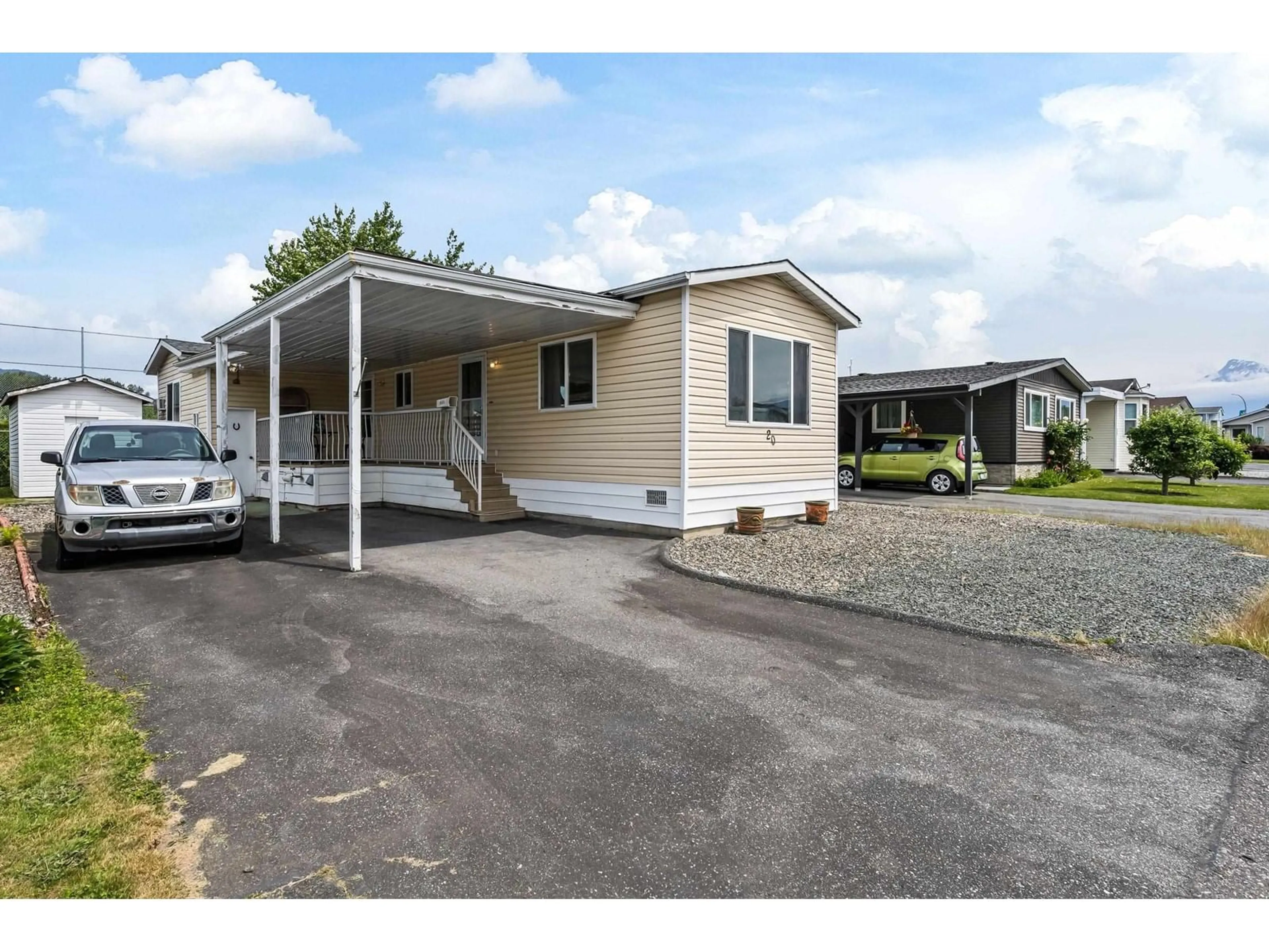 Home with vinyl exterior material, street for 20 - 9055 ASHWELL ROAD, Chilliwack British Columbia V2P7S2