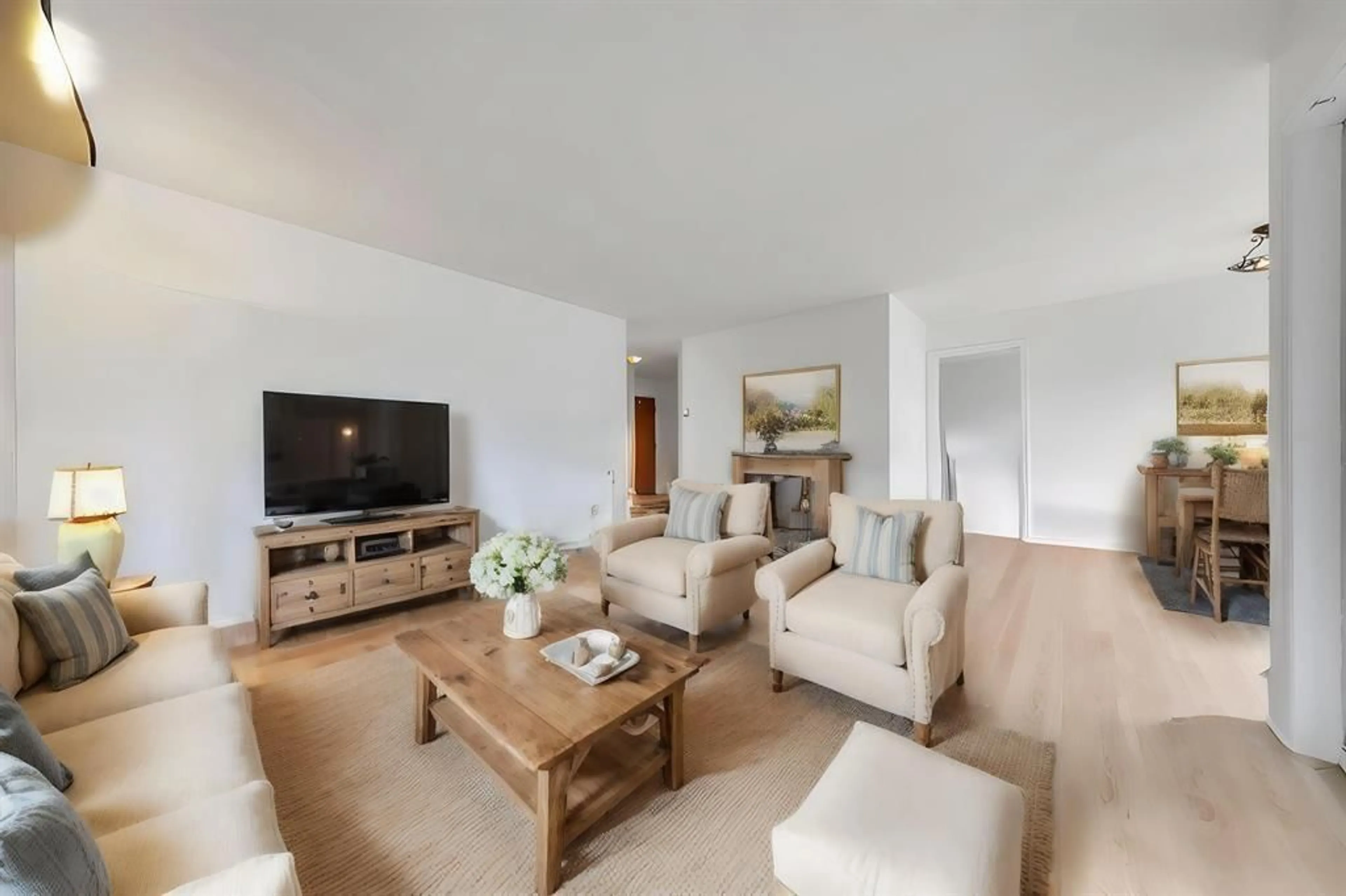 Living room with furniture, unknown for 205 - 32823 LANDEAU, Abbotsford British Columbia V2S6S6