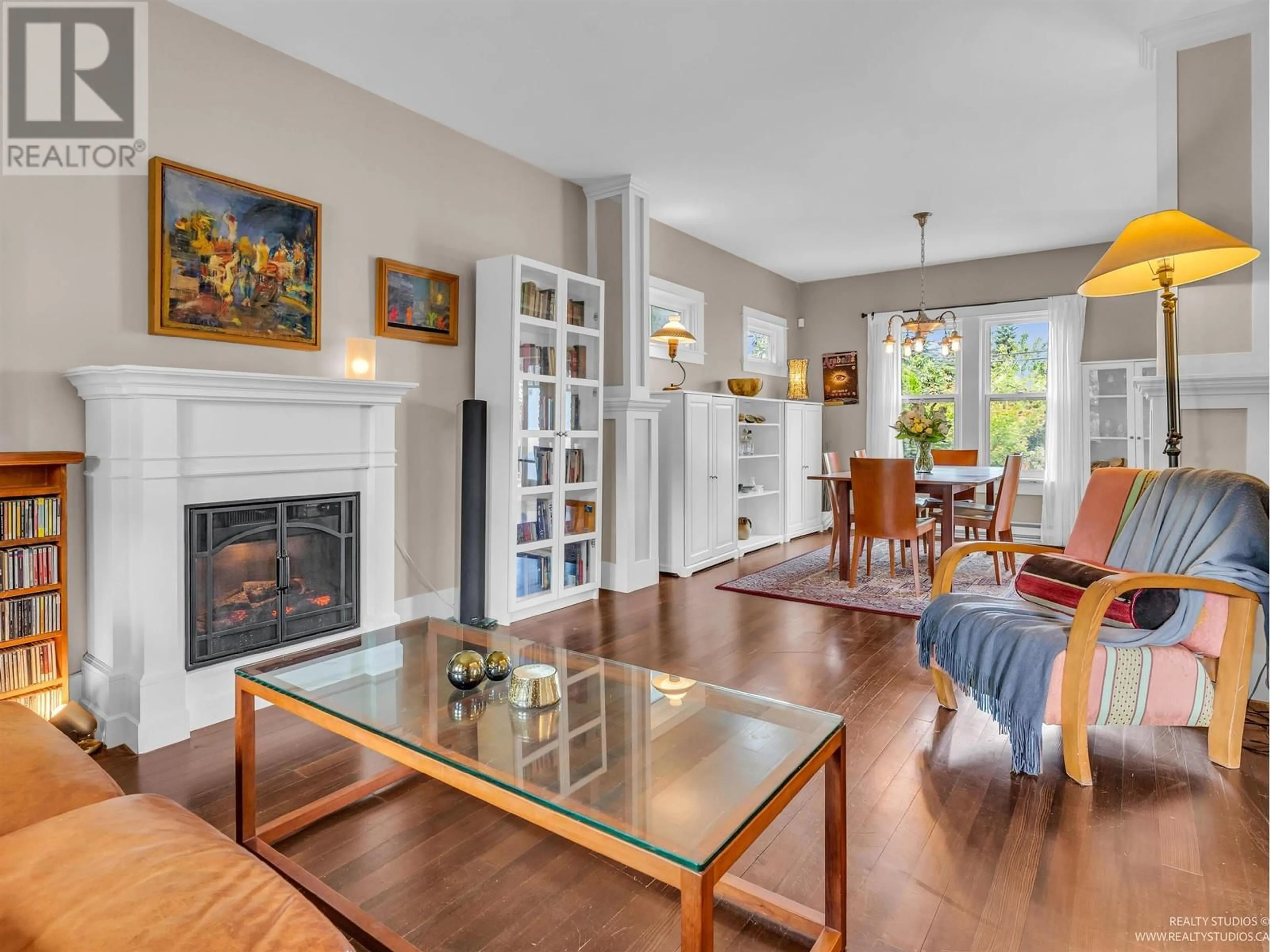 Living room with furniture, unknown for 251 21ST AVENUE, Vancouver British Columbia V5V1P9