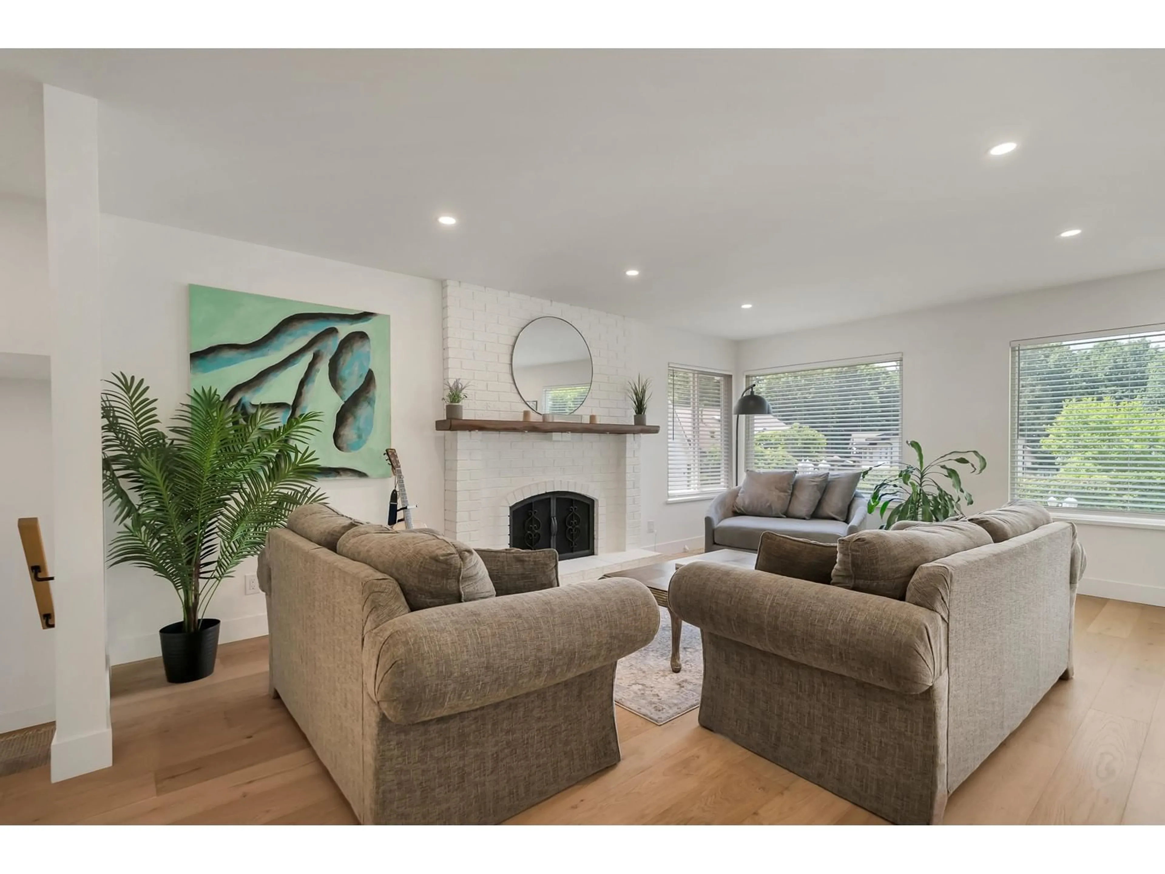 Living room with furniture, unknown for 34502 BLATCHFORD, Abbotsford British Columbia V2S5J8