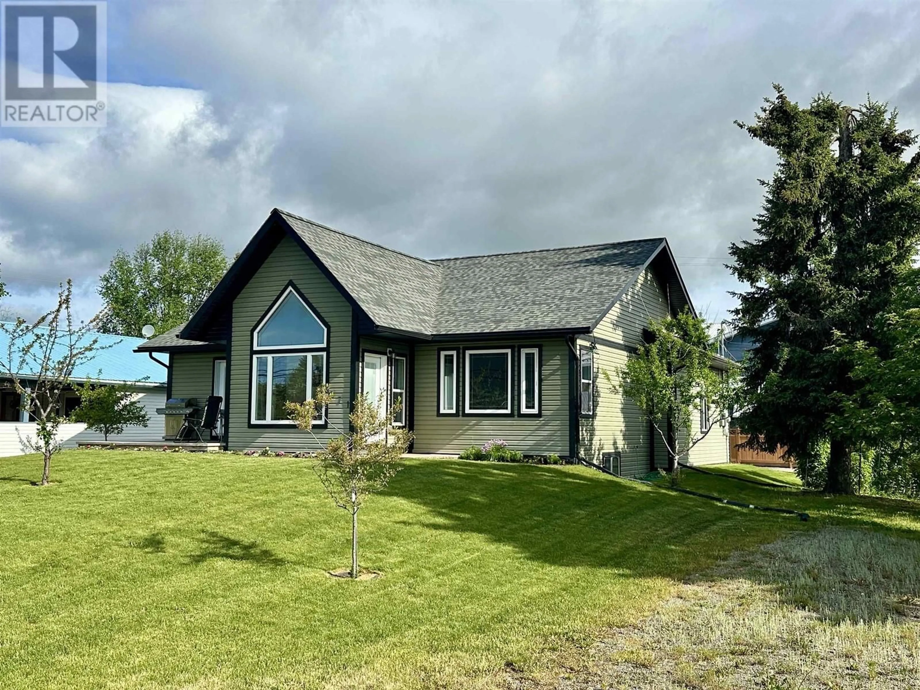 A pic from outside/outdoor area/front of a property/back of a property/a pic from drone, unknown for 271 OMINECA STREET, Vanderhoof British Columbia V0J3A0