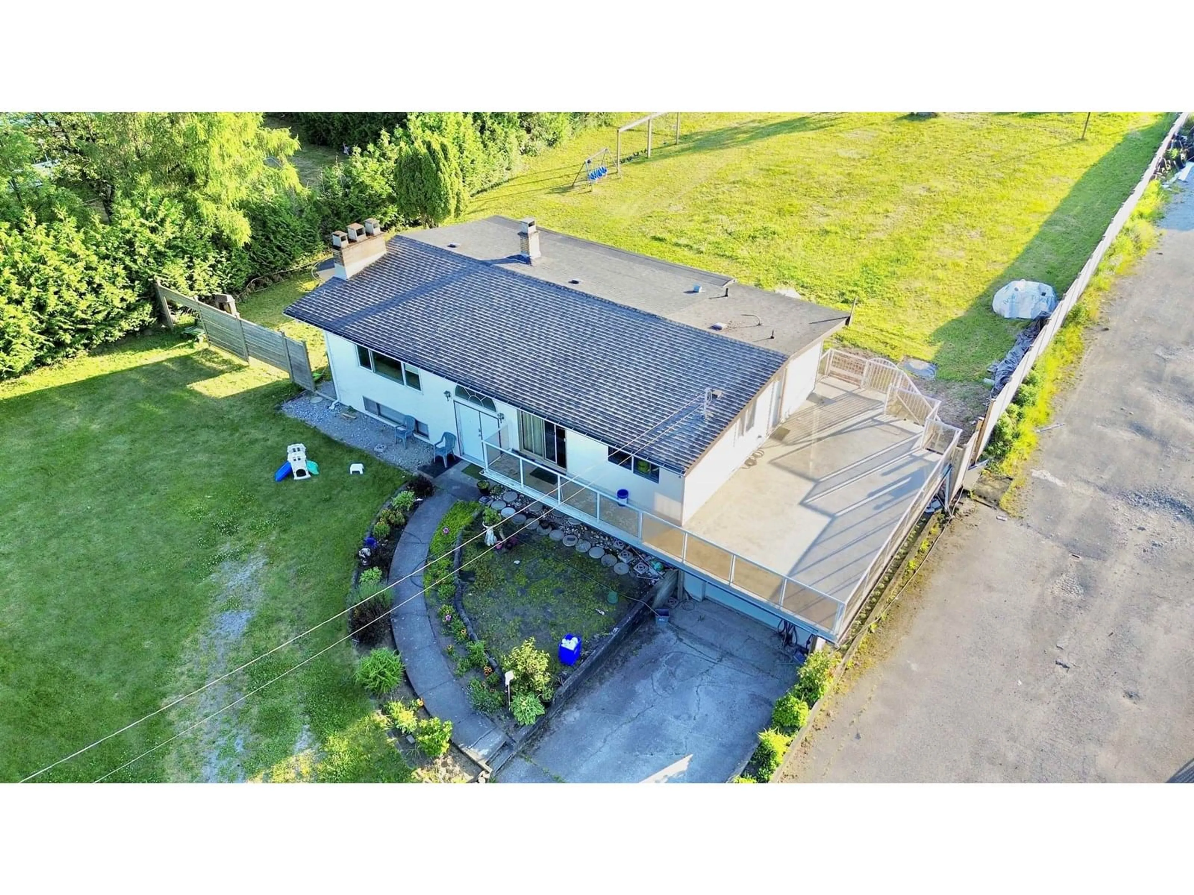 A pic from outside/outdoor area/front of a property/back of a property/a pic from drone, building for 1863 264, Langley British Columbia V0X1A0
