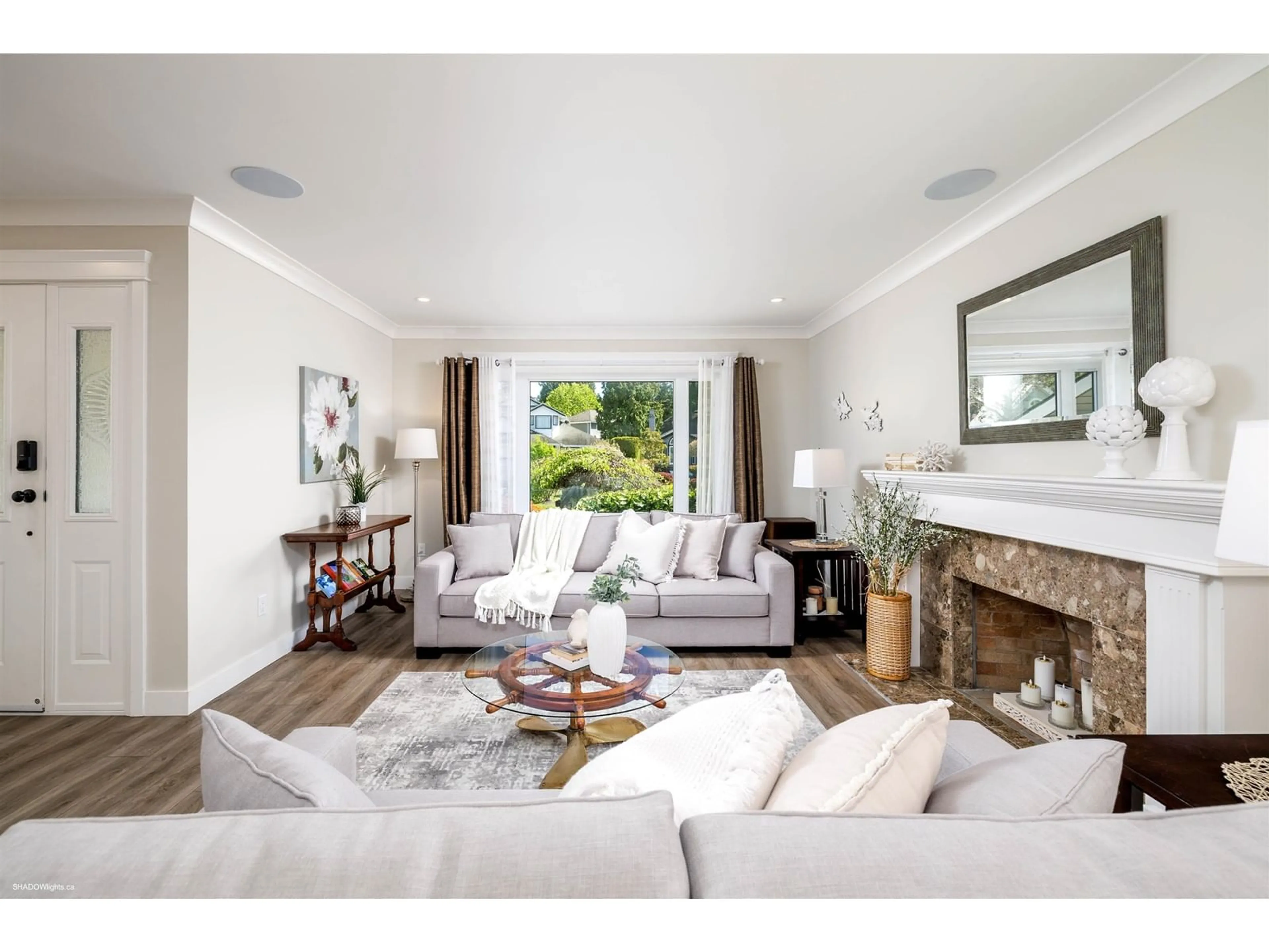 Living room with furniture, unknown for 12311 SOUTHPARK, Surrey British Columbia V3X2C1